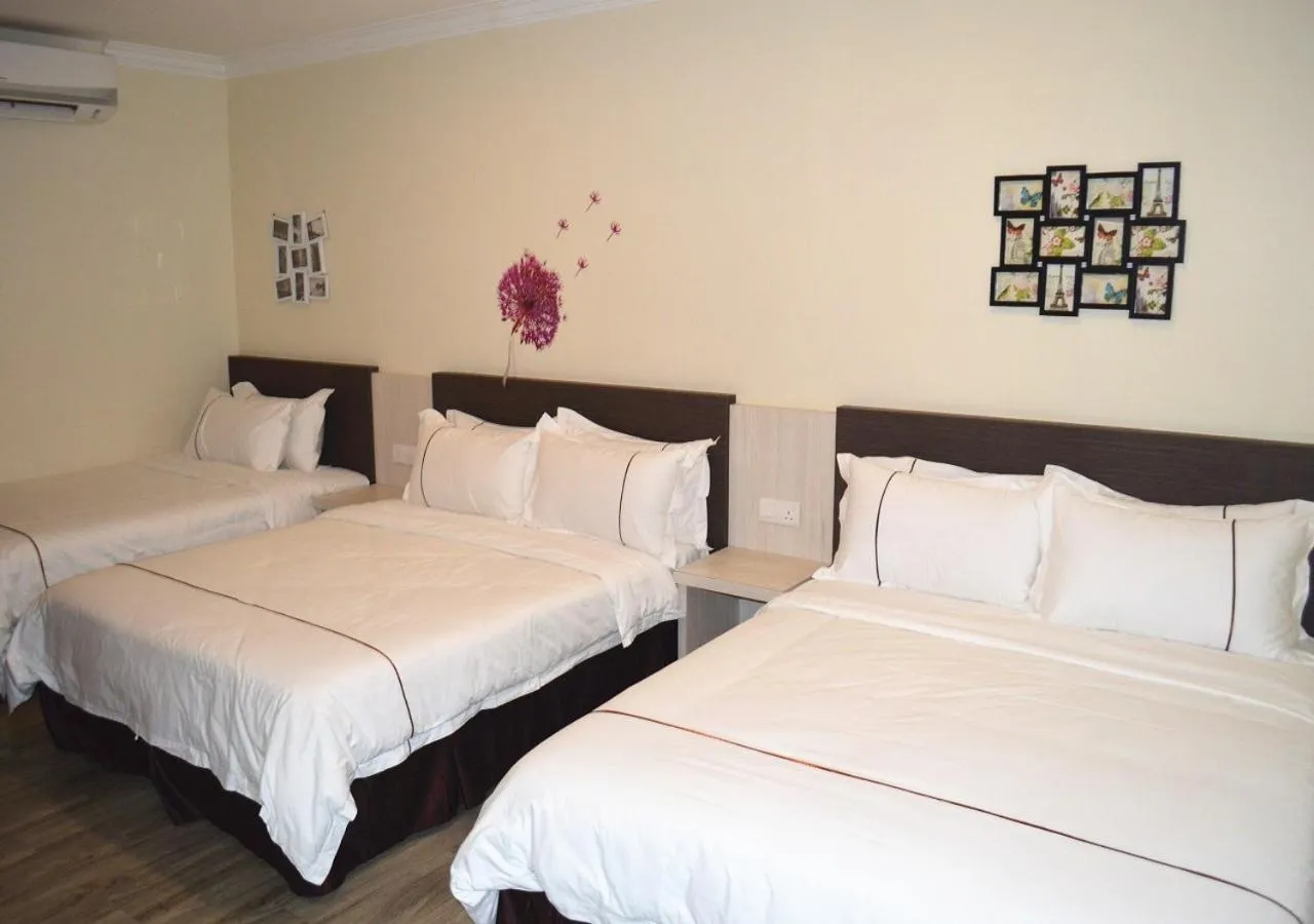 Family Room 4 in Angsoka Hotel