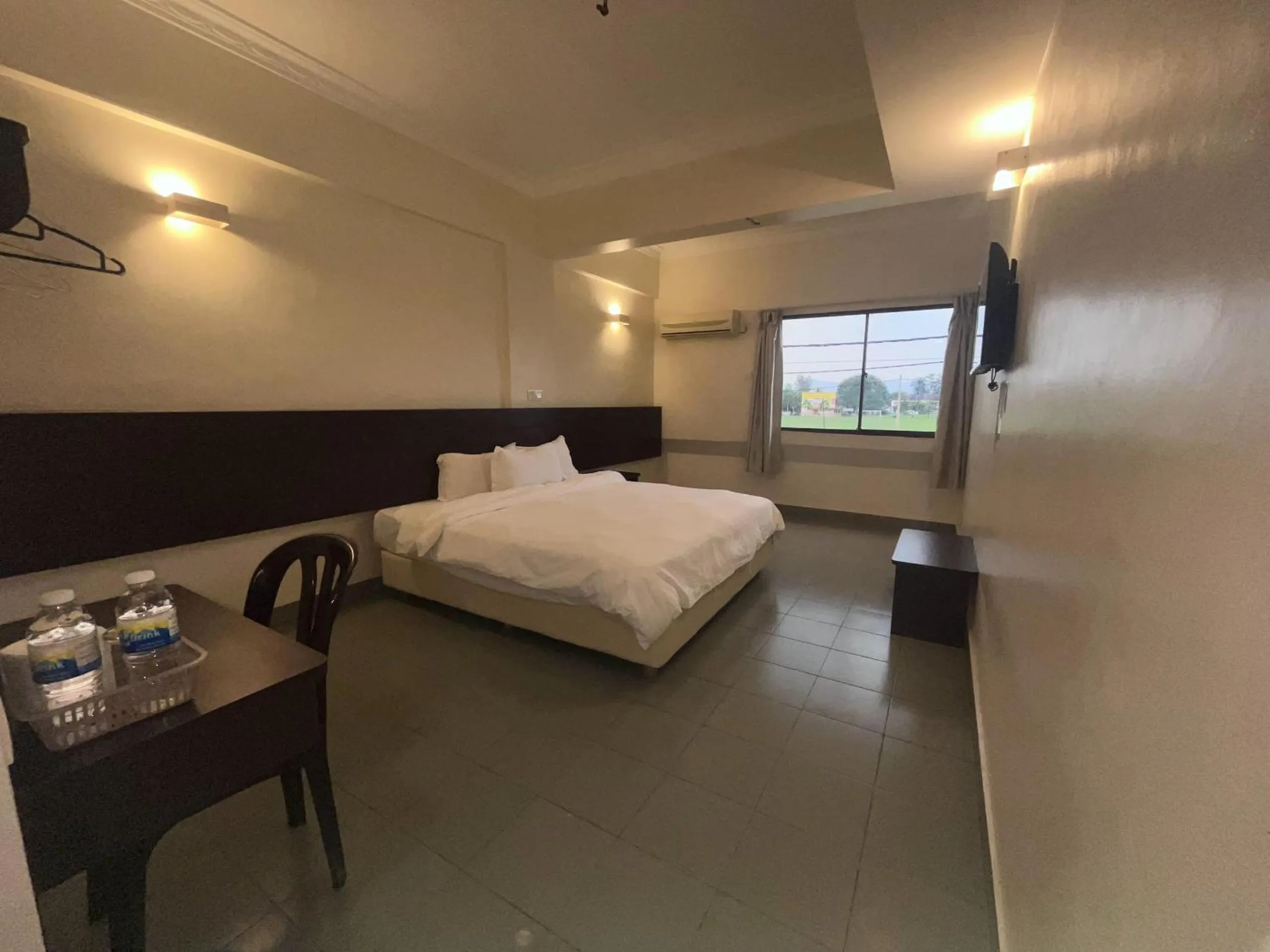 Deluxe Double Room (2 Adults + 1 Child) in Hotel Sitiawan