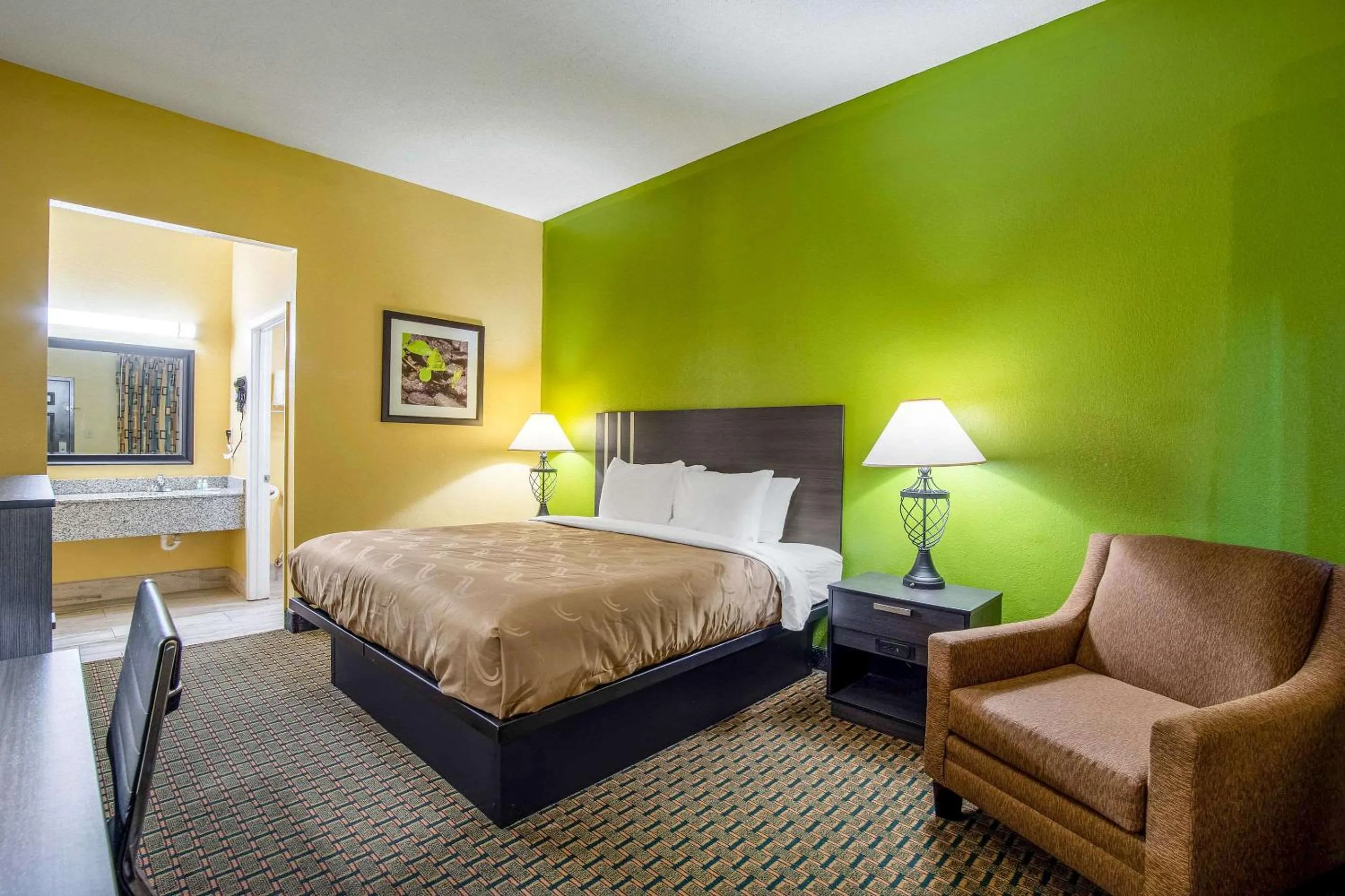 King Room - Non-Smoking in Quality Inn West Columbia - Cayce