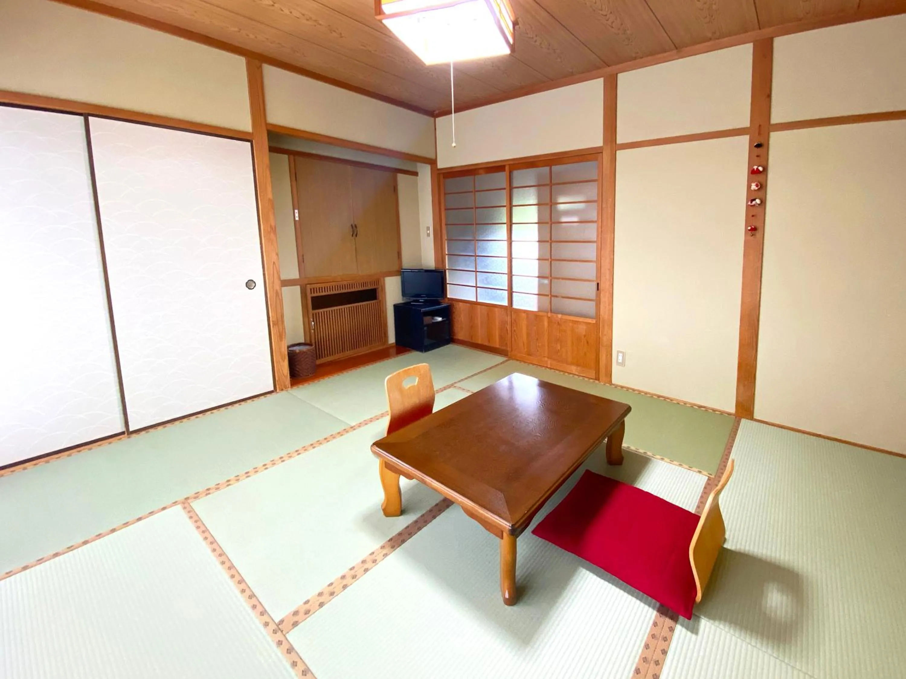 Triple Room with Shared Bathroom in Yufuin Onsen Hasuwa Inn