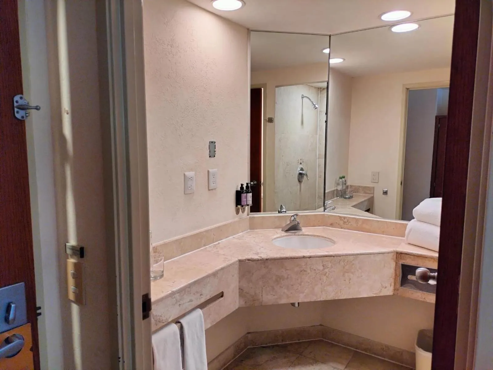 King Room in Fiesta Inn Poza Rica