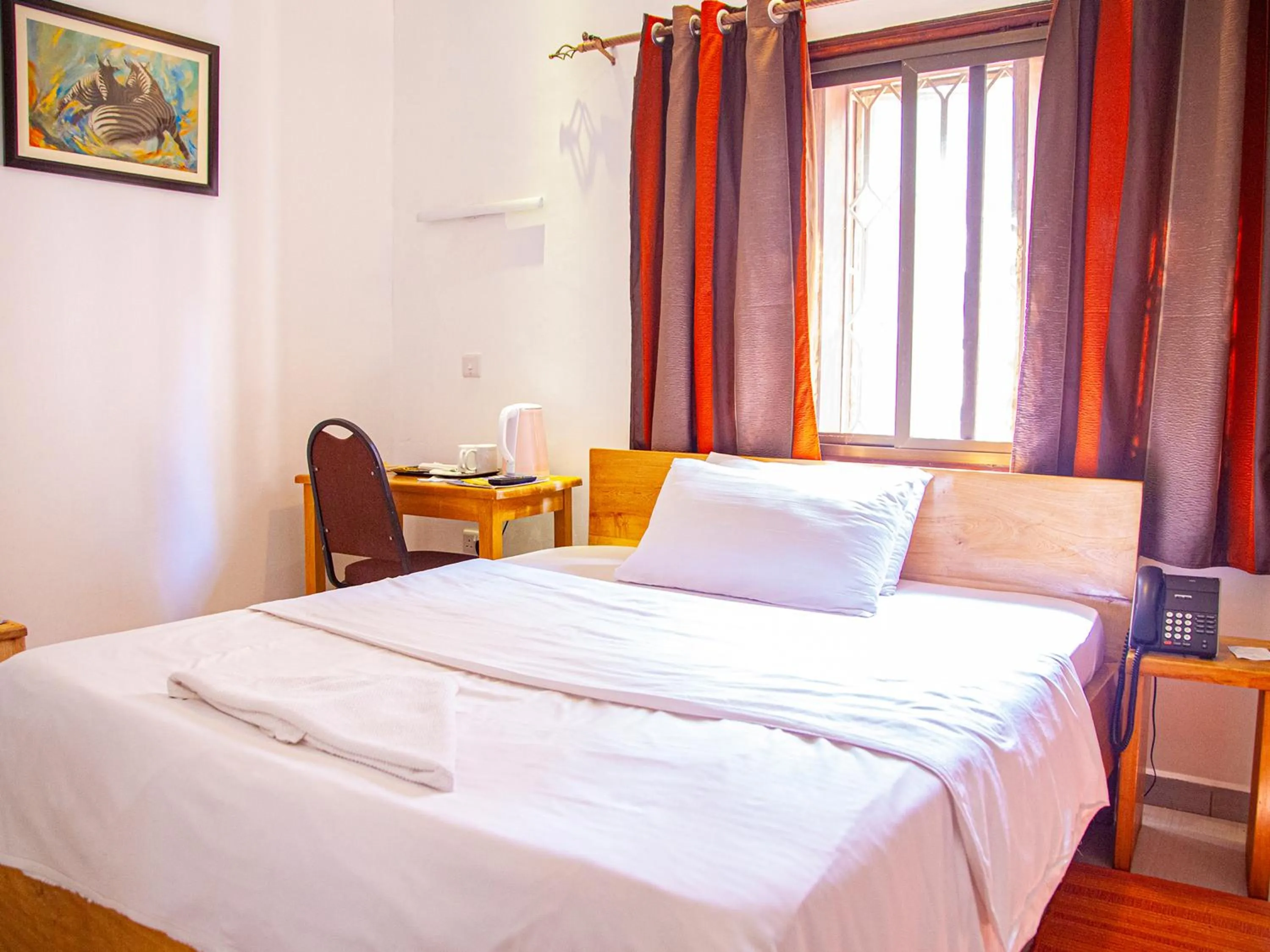 Standard Double Room - single occupancy in Explorers Hub