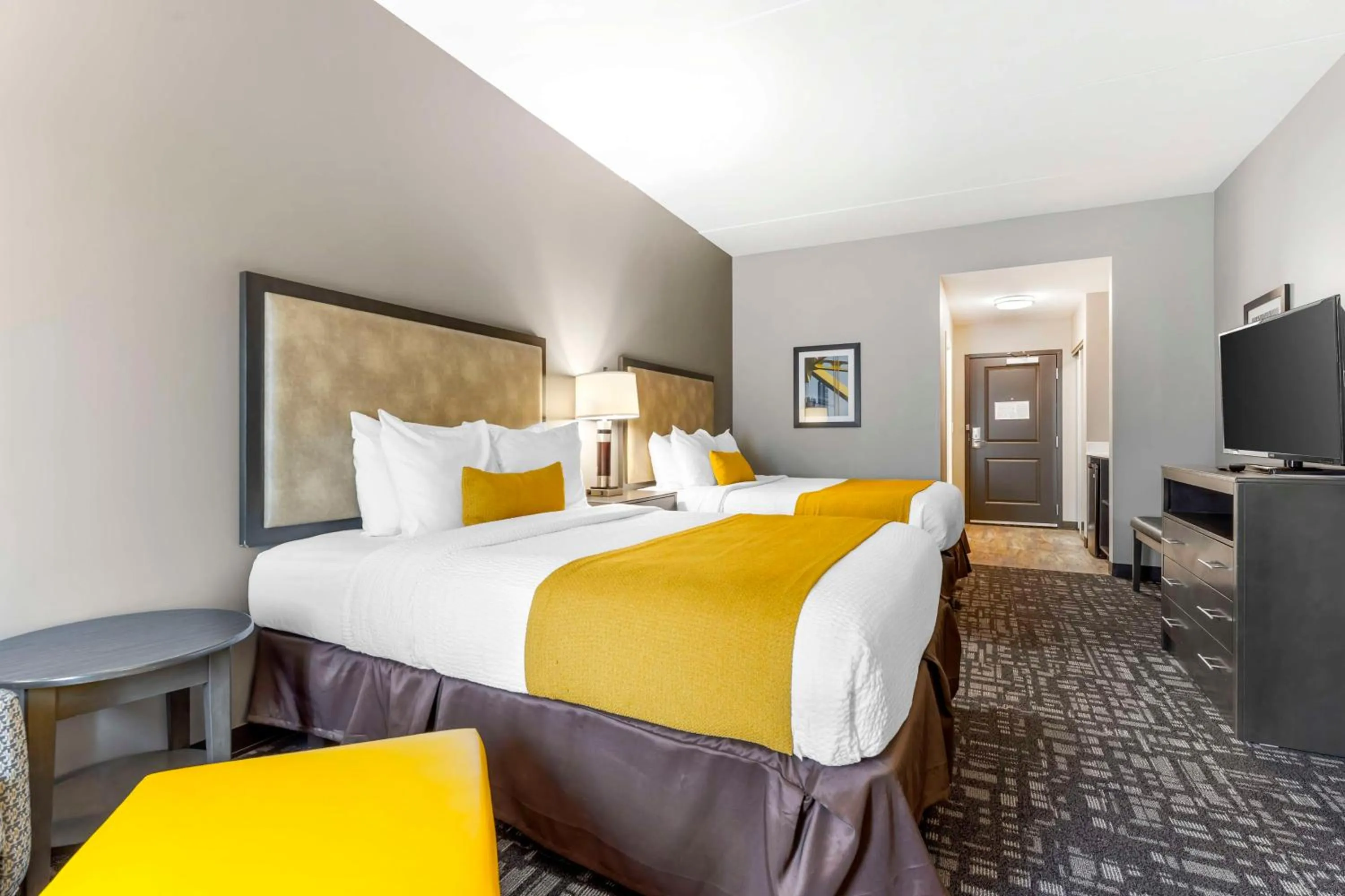 Queen Room with Two Queen Beds - Disability Access in Best Western Plus Cranberry-Pittsburgh North