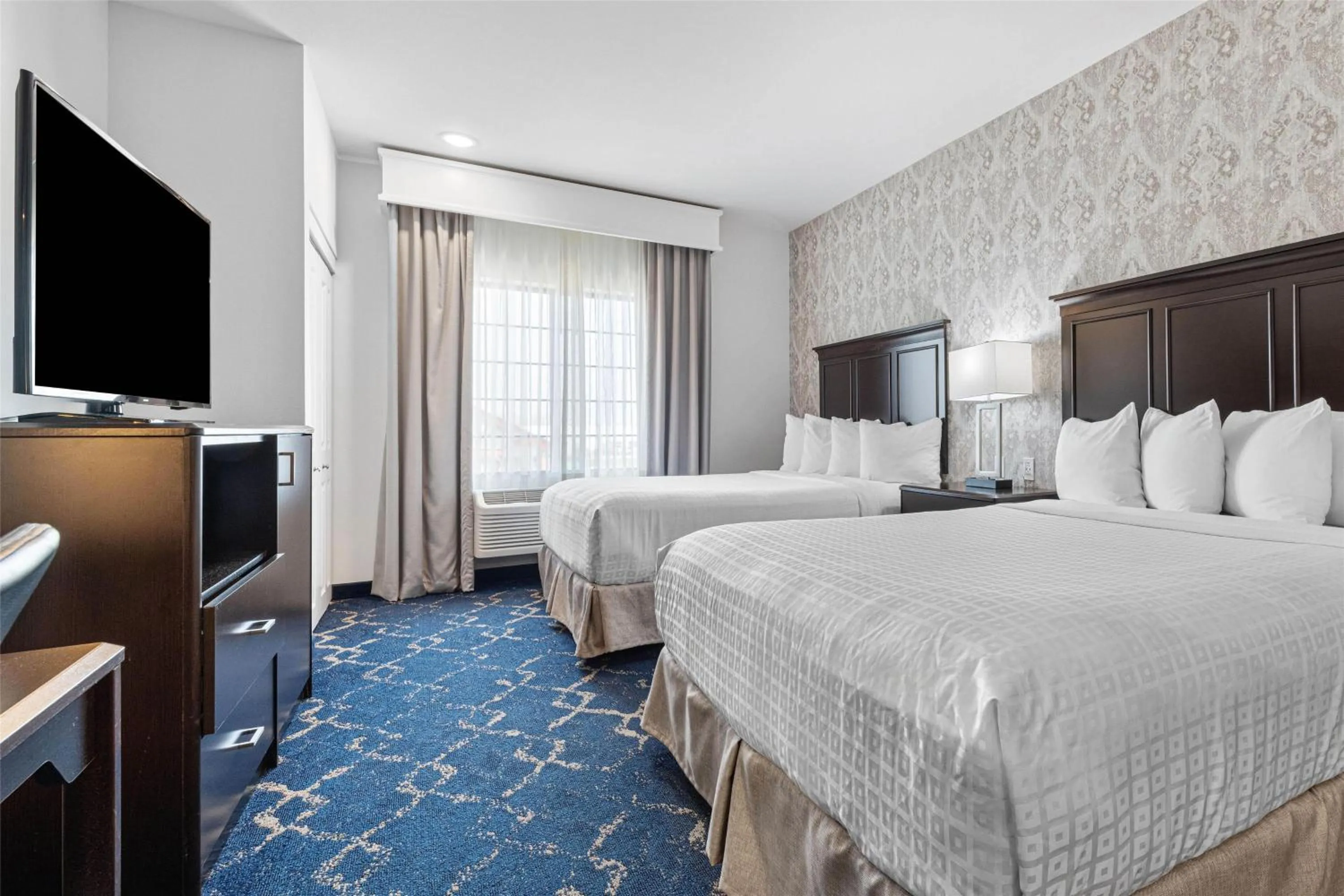 Queen Suite with Two Queen Beds - Disability Access in Best Western Plus New Richmond Inn & Suites