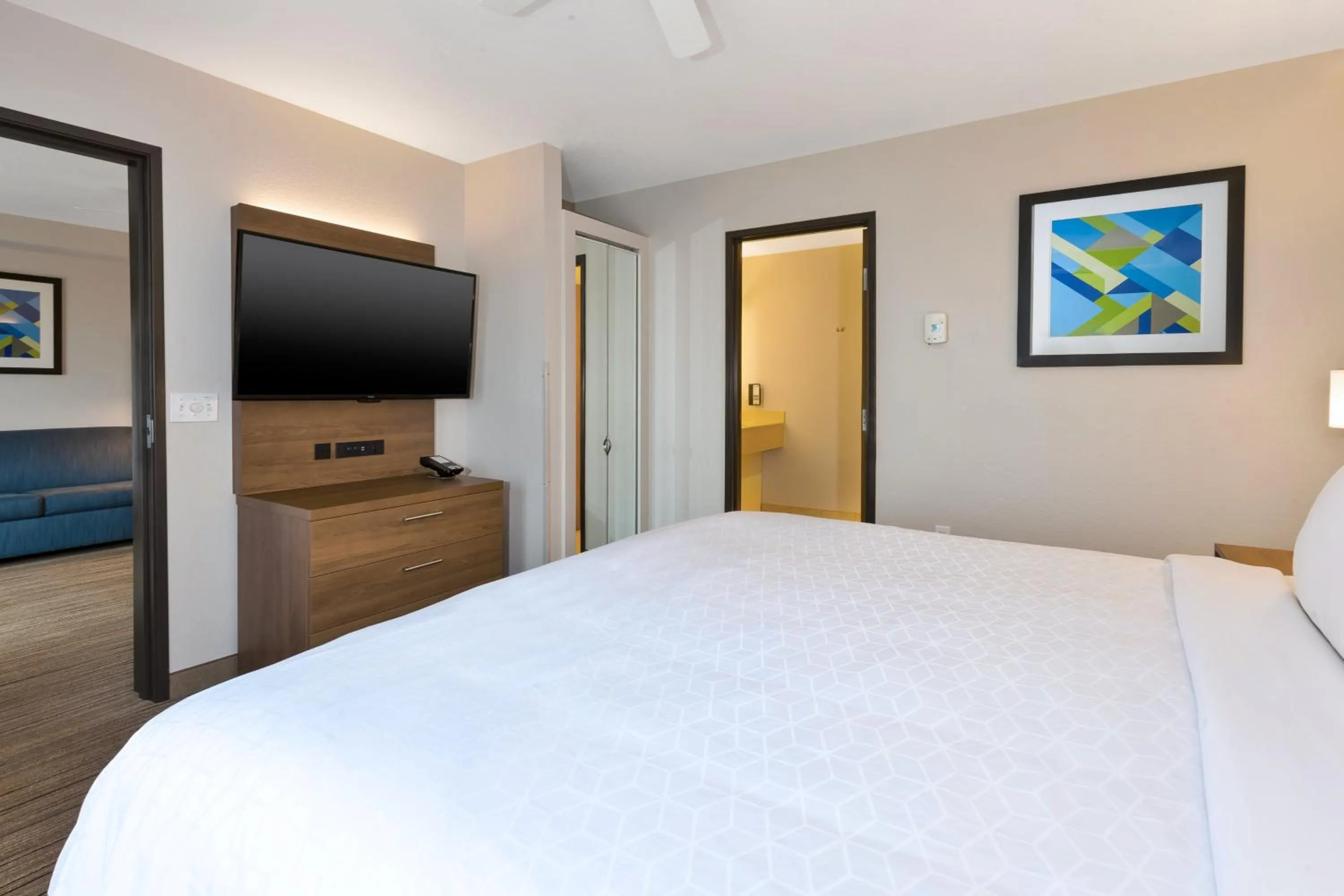 Two-Bedroom Suite with Two King Beds and Jetted Tub in Holiday Inn Express Hotel & Suites Petoskey by IHG