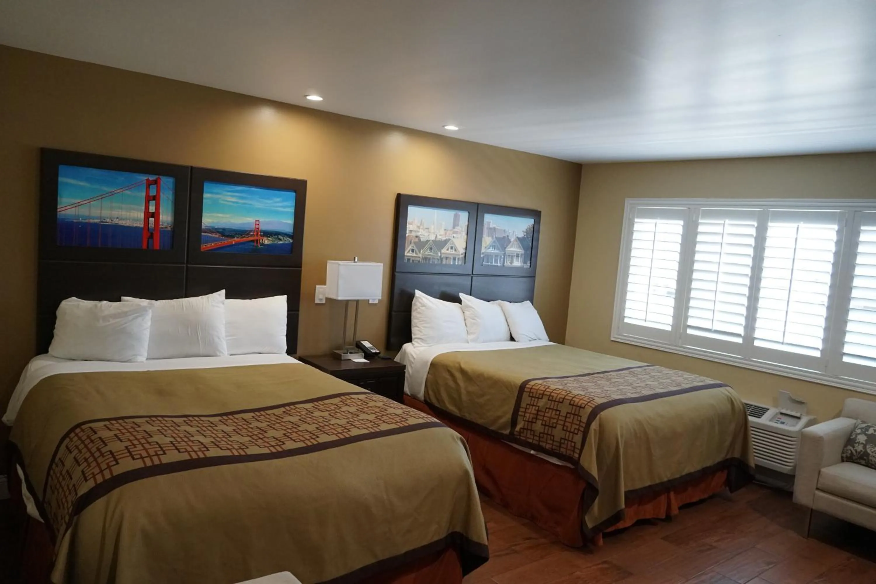Queen Room with Two Queen Beds in Muir Woods Lodge