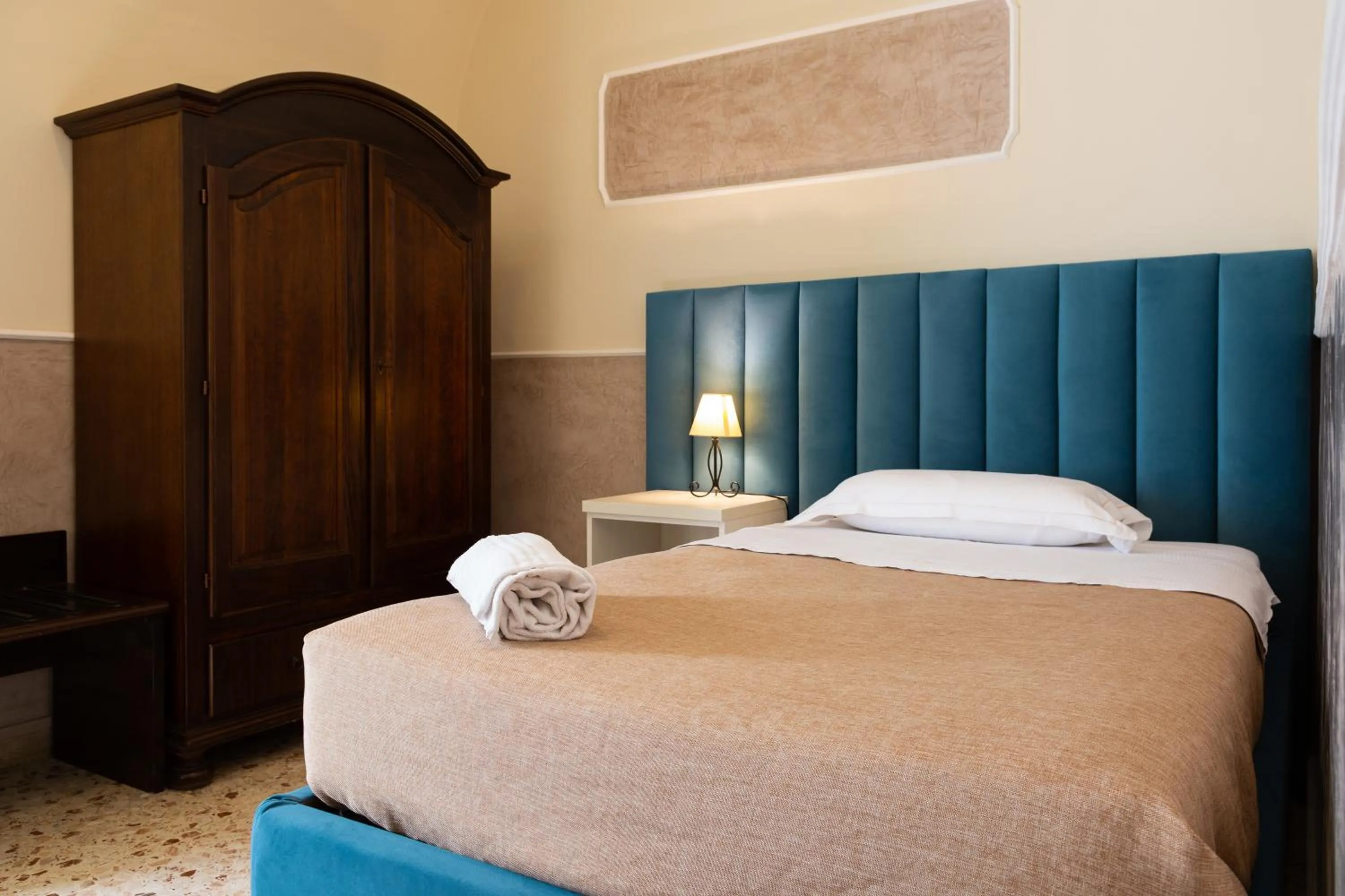 Standard Single Room with Private External Bathroom in Il Gattopardo House