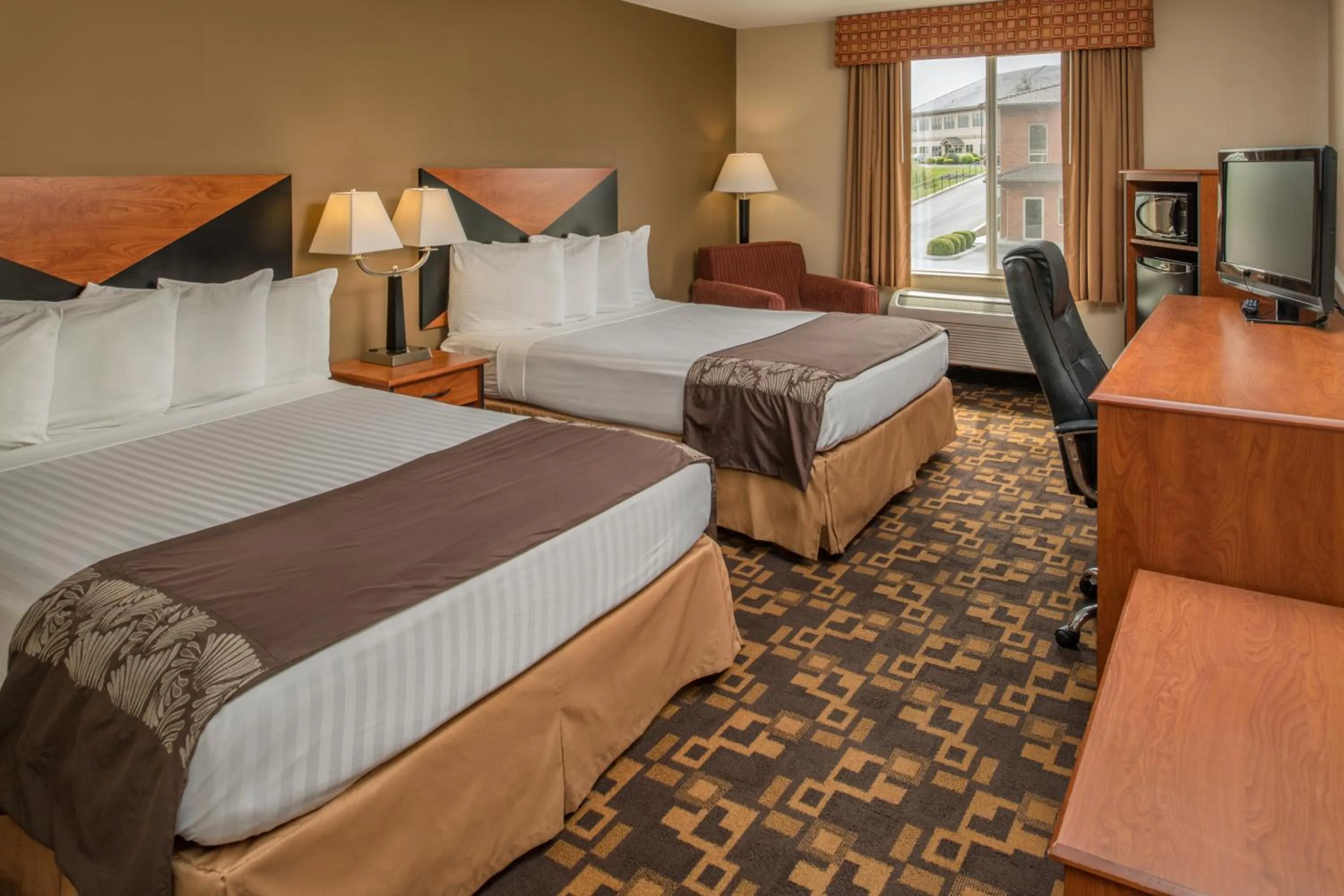 Queen Room with Two Queen Beds in Best Western Kennewick Tri-Cities Center