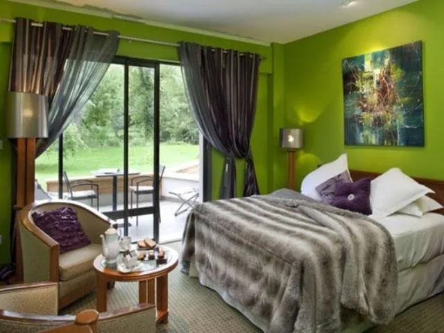 Double Room with Terrace in Logis La Source Bleue