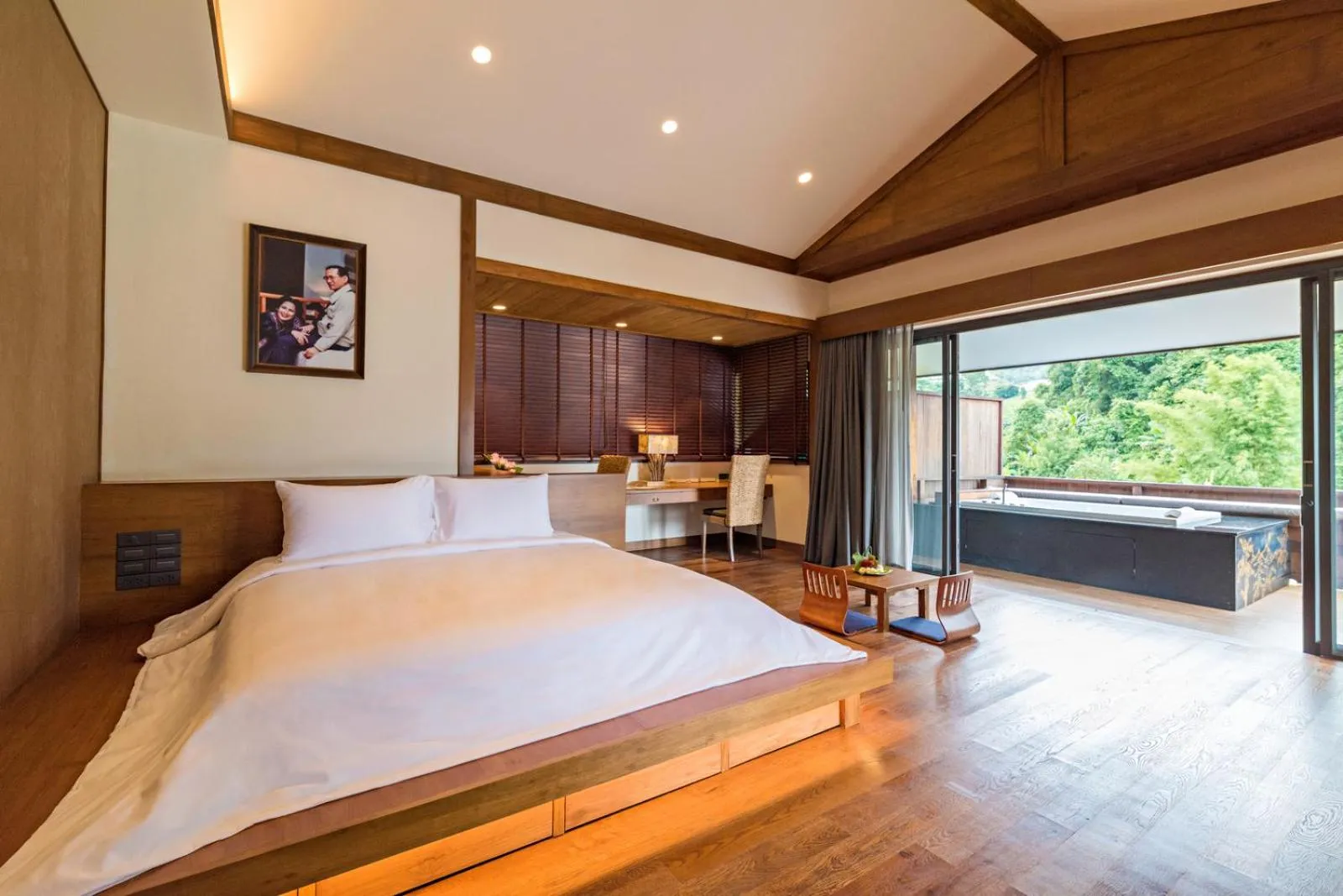 One-Bedroom Royal Residence in Onsen at Moncham