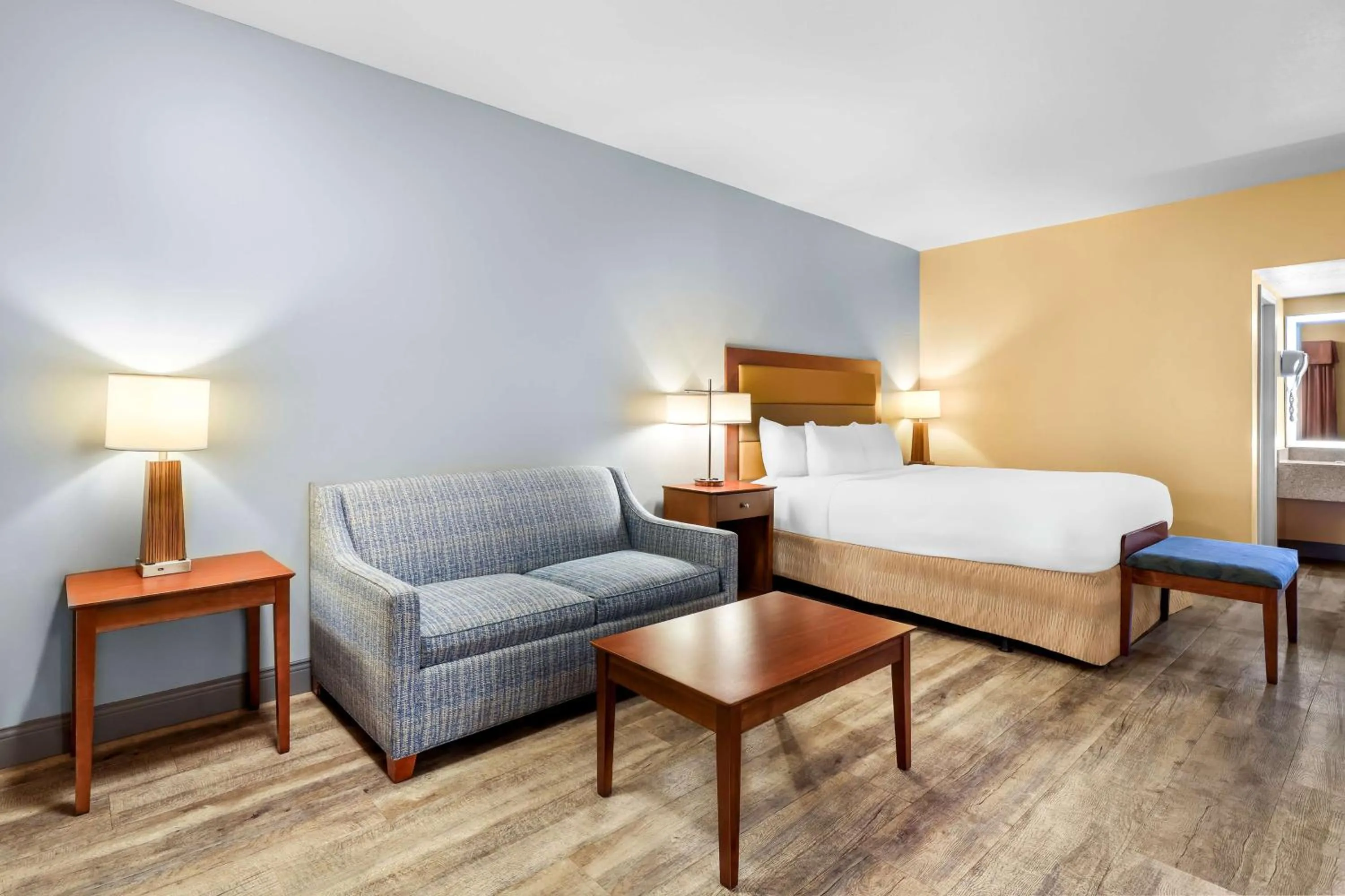 Executive King Room with Bathtub and Sofa Bed - Non-Smoking in Sure Stay Plus by Best Western Twentynine Palms Joshua Tree