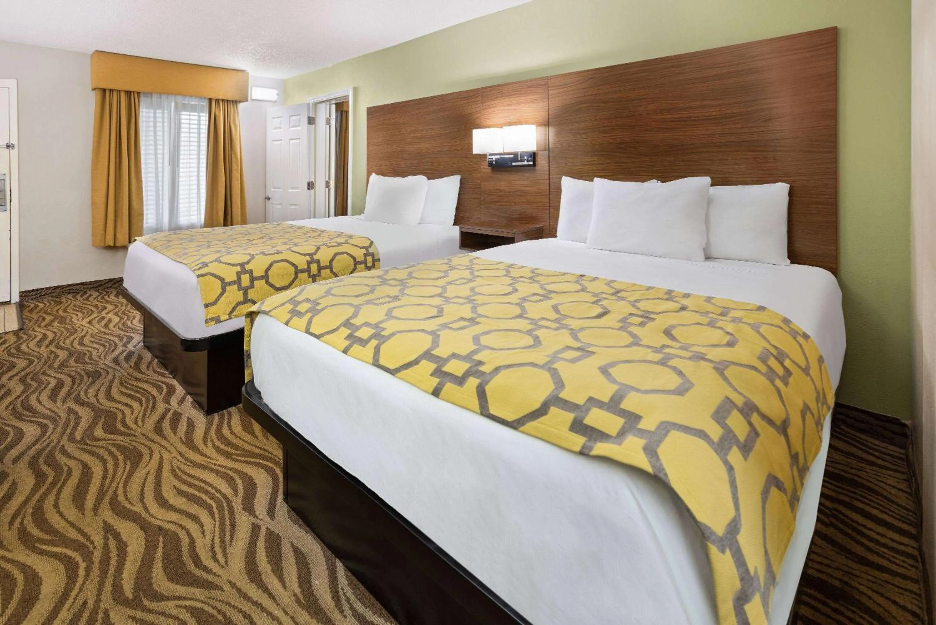 One-Bedroom Suite with Two Queen Beds - Non-Smoking in Baymont by Wyndham Griffin