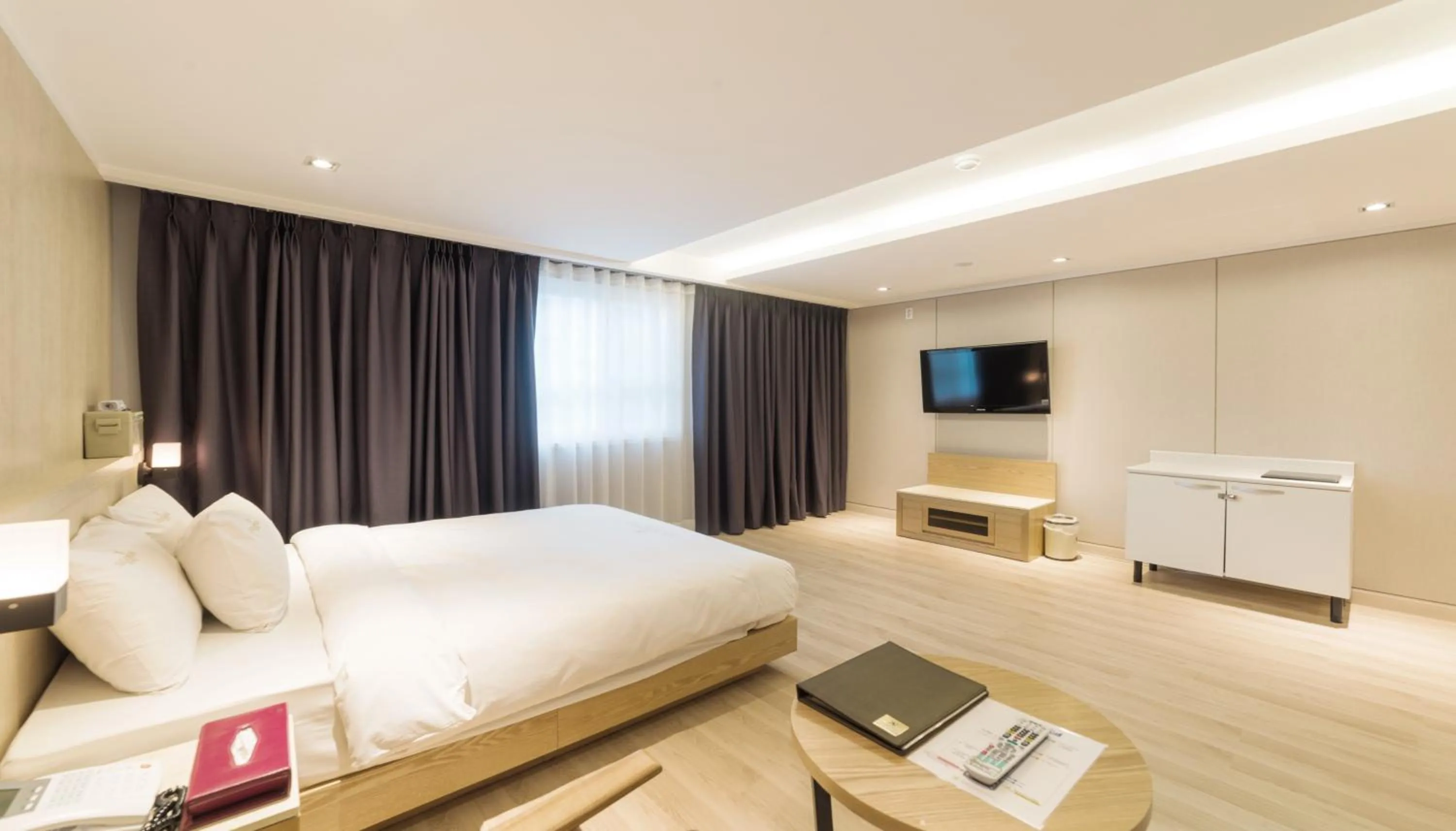 Studio in Reborn Suwon Silkroad Hotel
