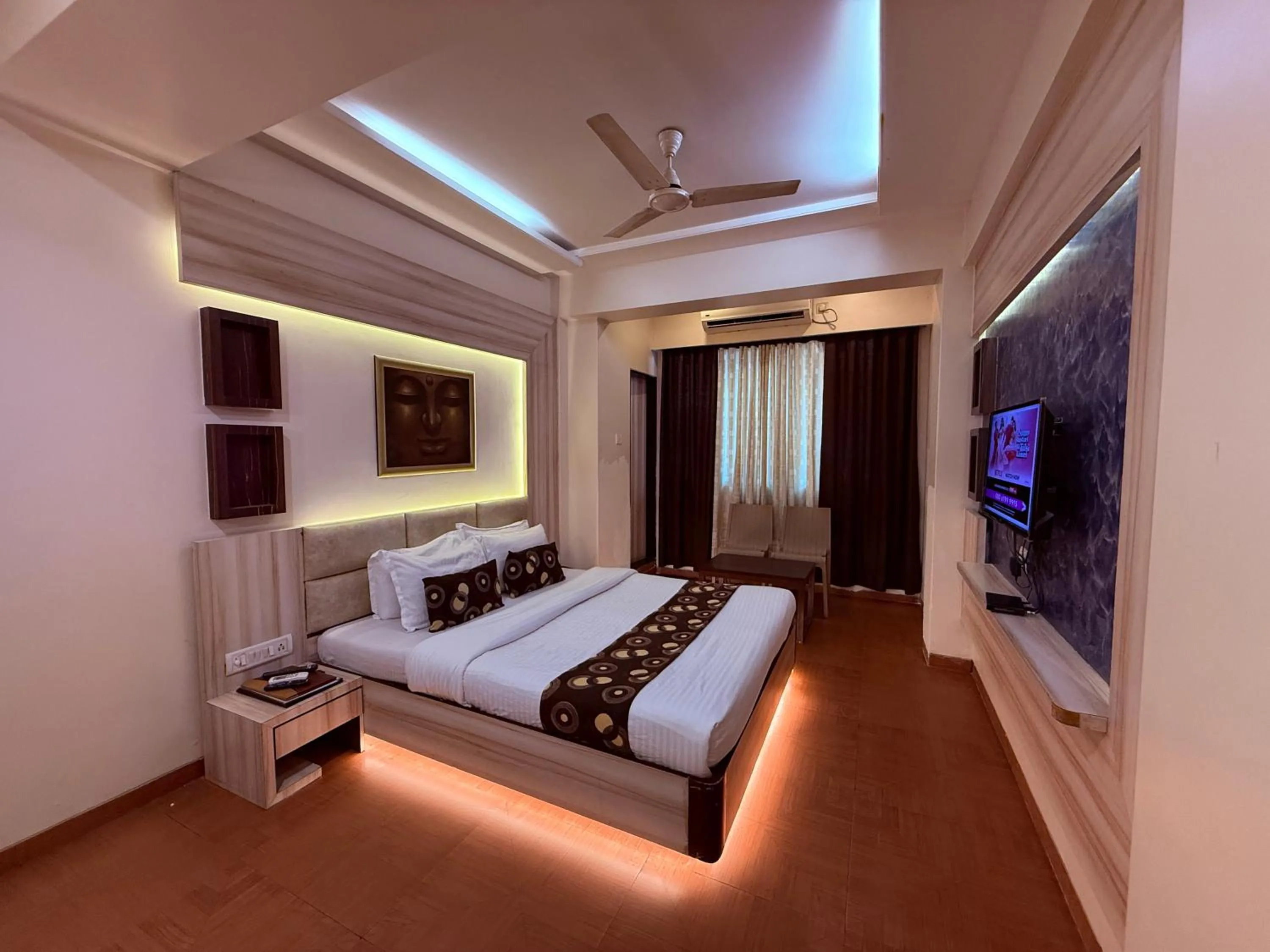 Suite in Hotel Alka Residency