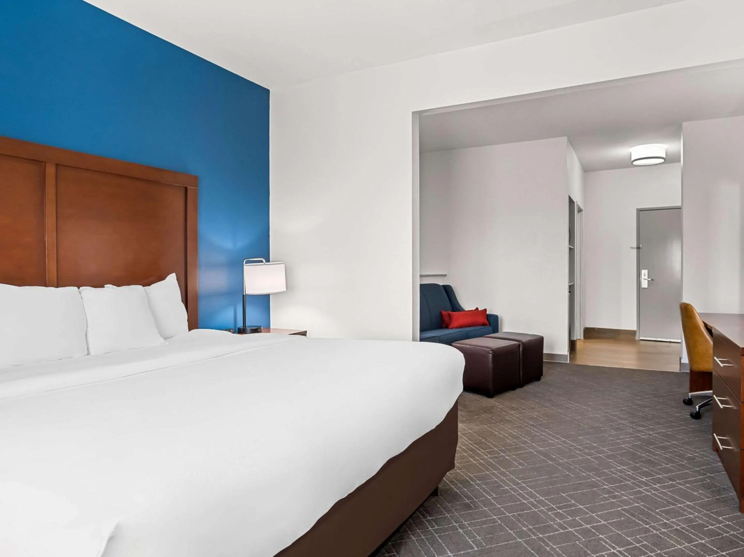 King Studio in Comfort Suites Lindale