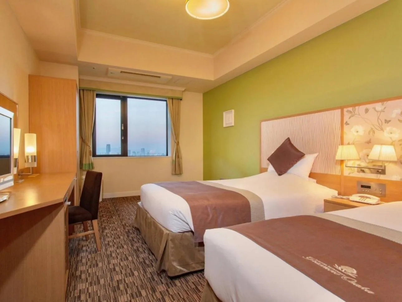 Superior Twin Room with City View in Hotel Monterey Grasmere Osaka