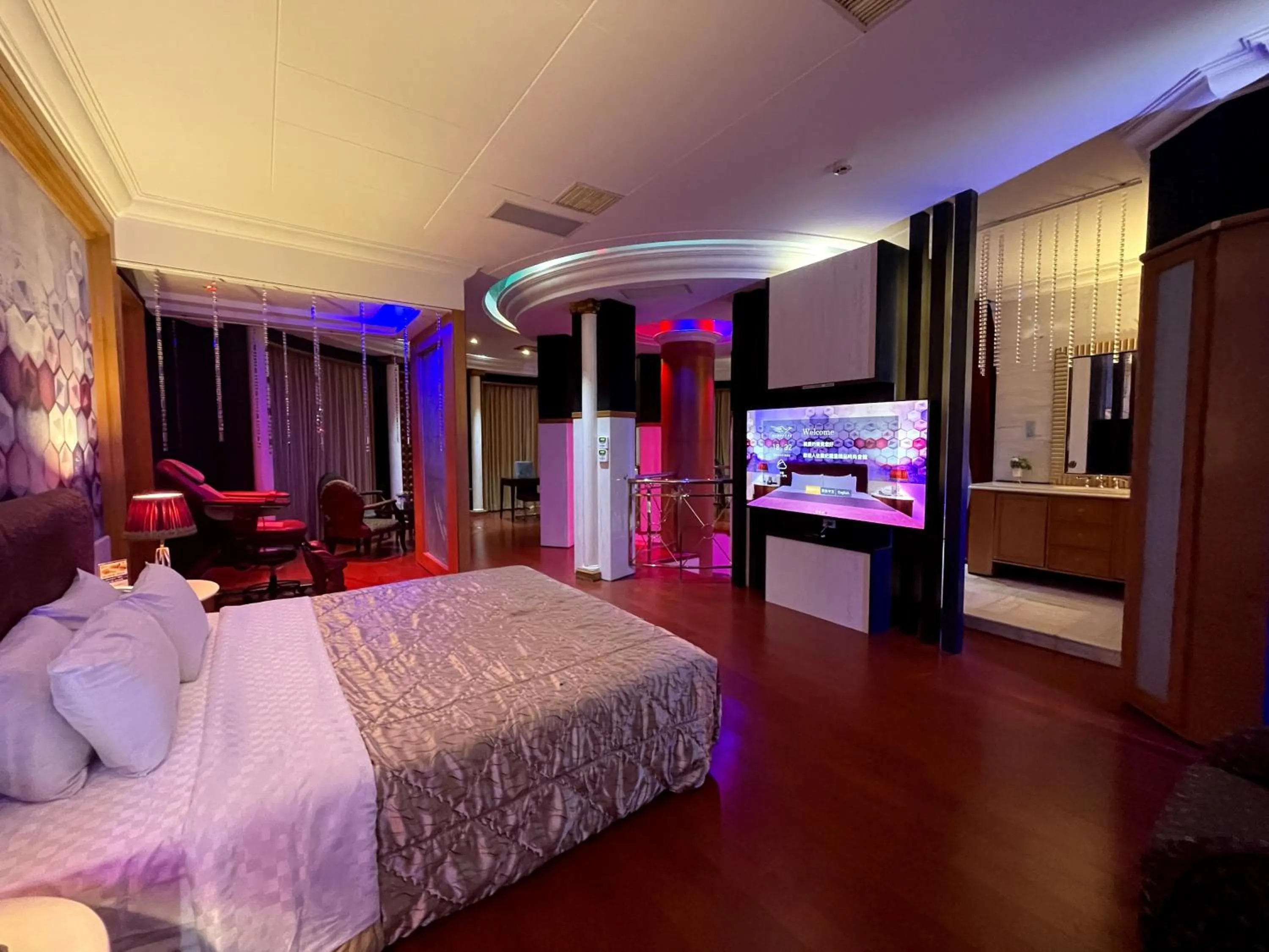 Superior King Room in 國妃鷹堡時尚健康館King & Princess Motel