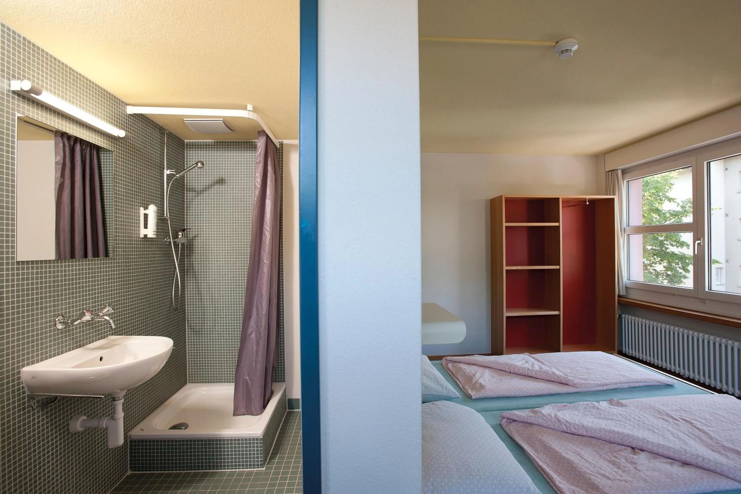 Double Room with Private Bathroom in Zurich Youth Hostel