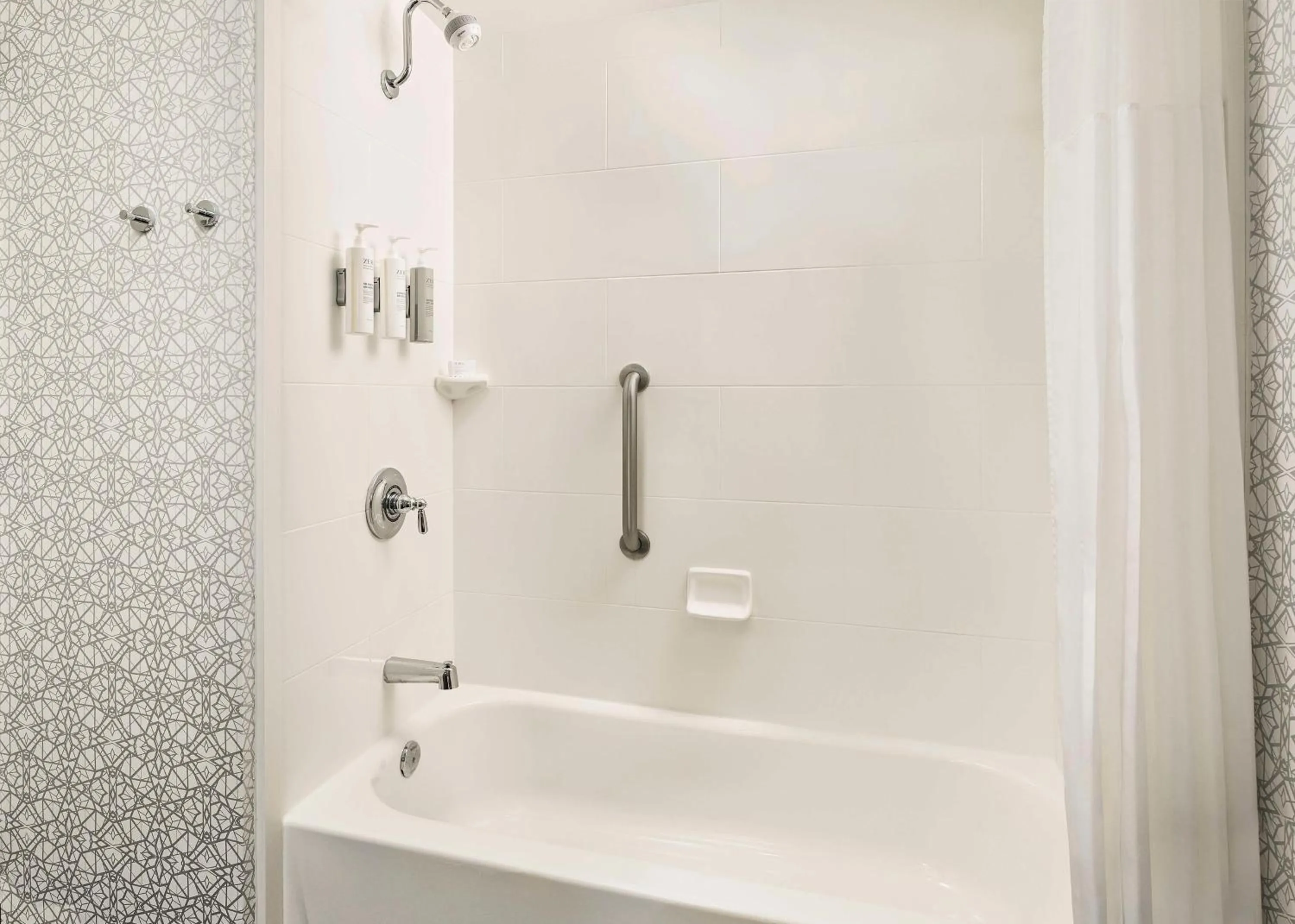 Queen Room with Two Queen Beds - Hearing Access/Non-Smoking in Hampton Inn & Suites Hershey Near the Park