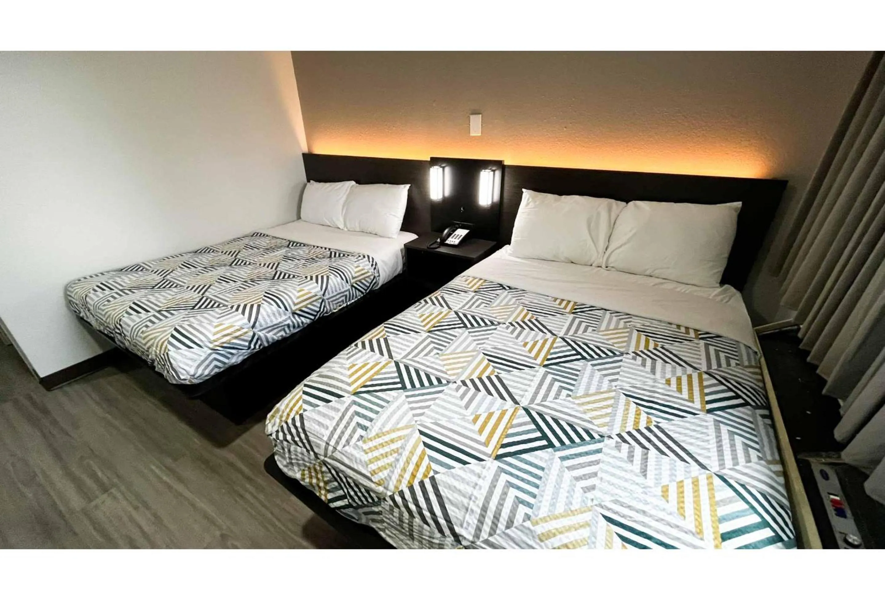 Deluxe Quadruple Room - Non-Smoking in Studio 6 Lafayette, LA I-10 & I-49 N