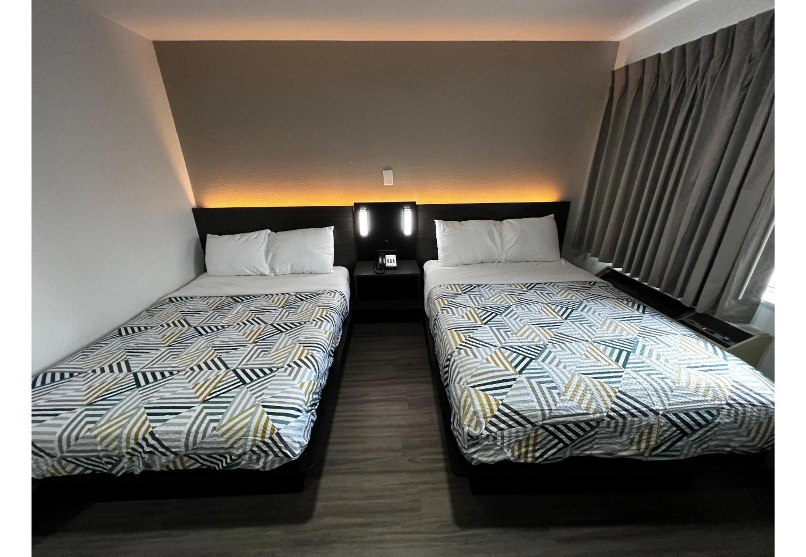 Classic Quadruple Room - Non-Smoking in Studio 6 Lafayette, LA I-10 & I-49 N