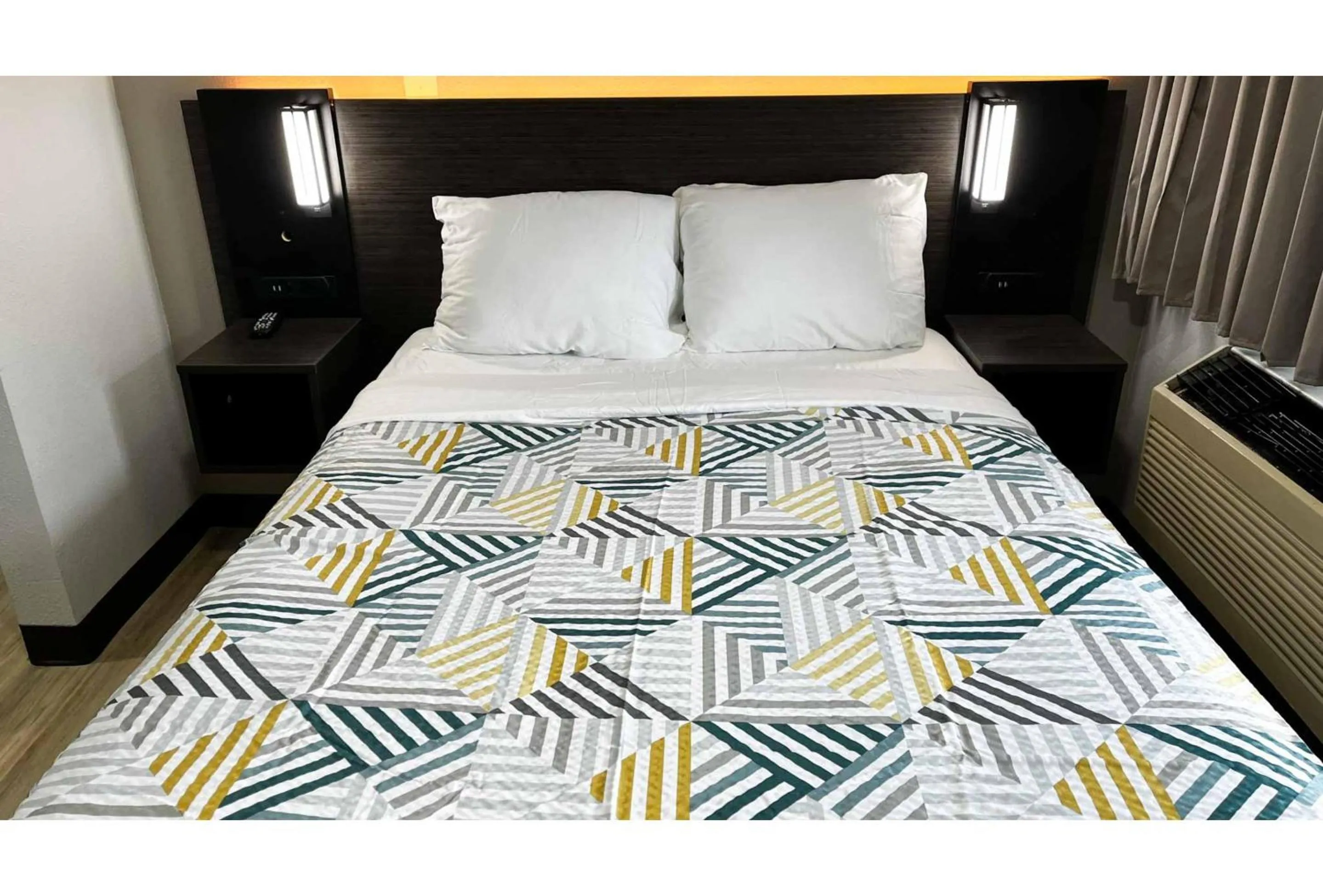 Queen Room - Disability Access in Studio 6 Lafayette, LA I-10 & I-49 N