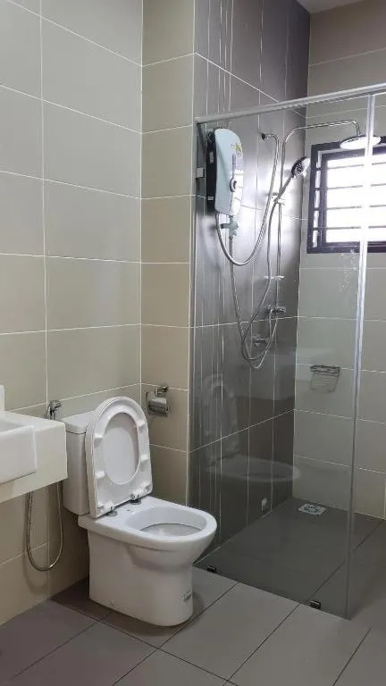 Queen Room in S Rose Hotel