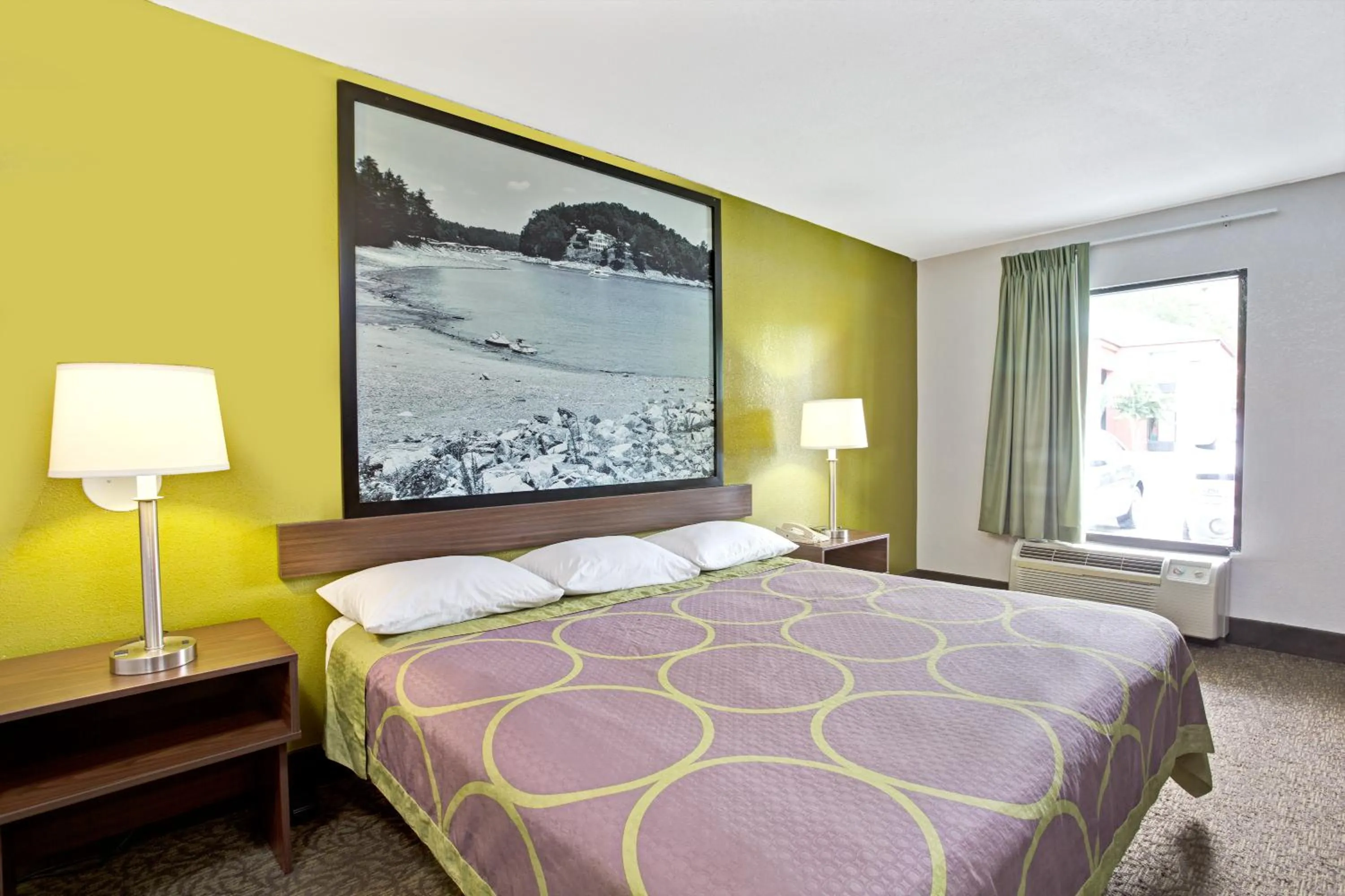 King Room - Mobility Access/Non-Smoking in Super 8 by Wyndham Gainesville