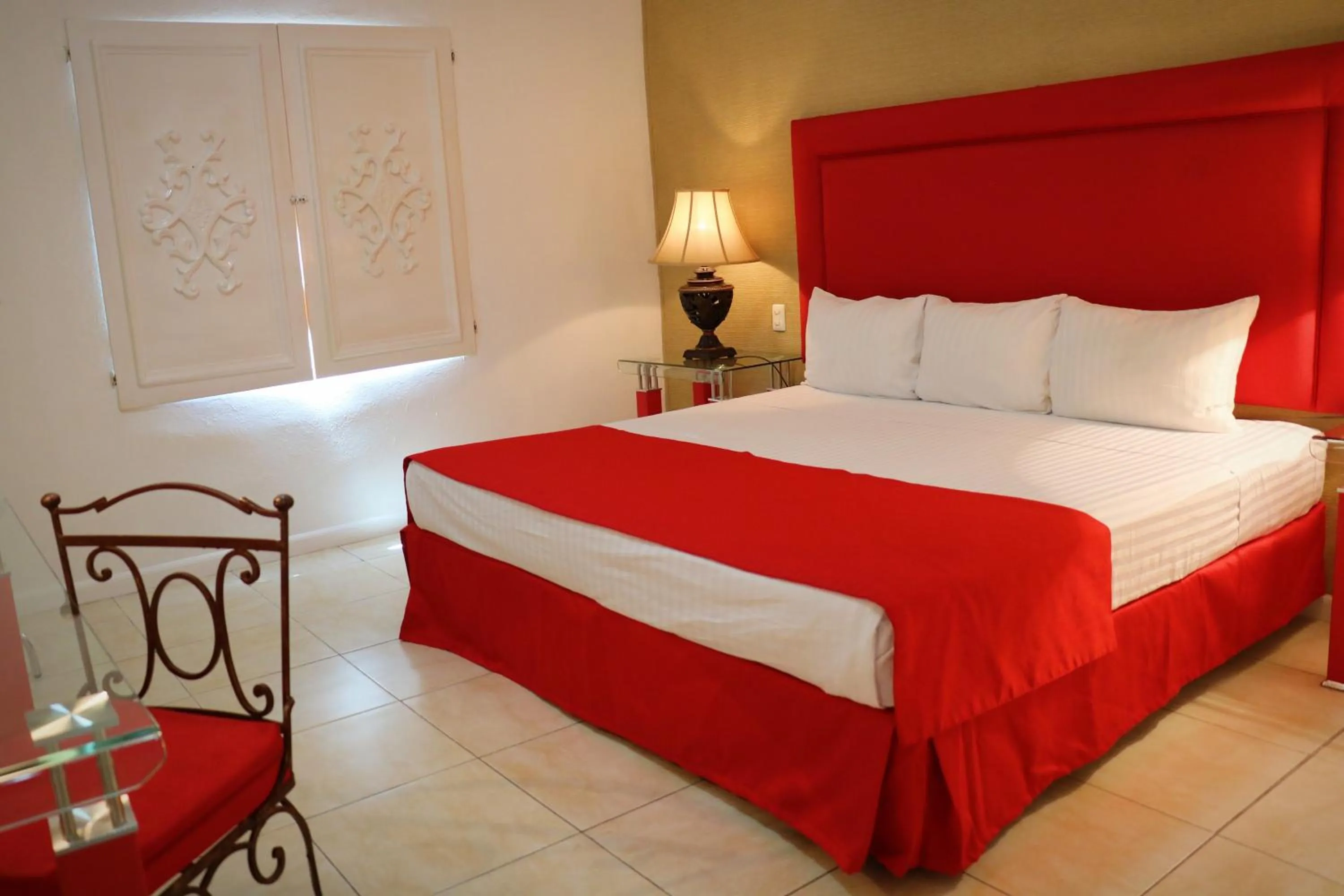 Standard King Room - single occupancy in Zar Los Mochis
