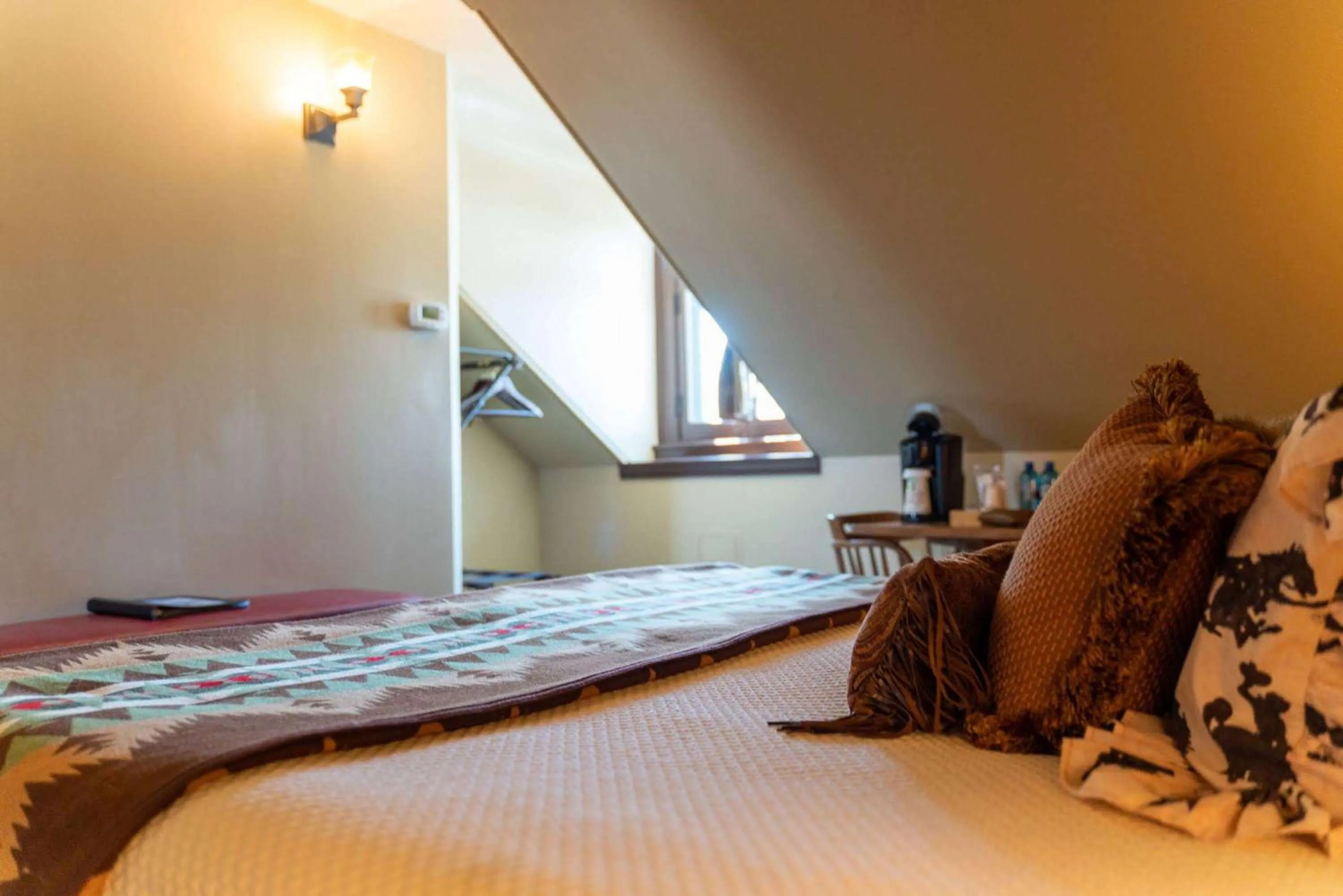 King Room with Walk-In Shower in Sheridan Inn - Best Western Signature Collection