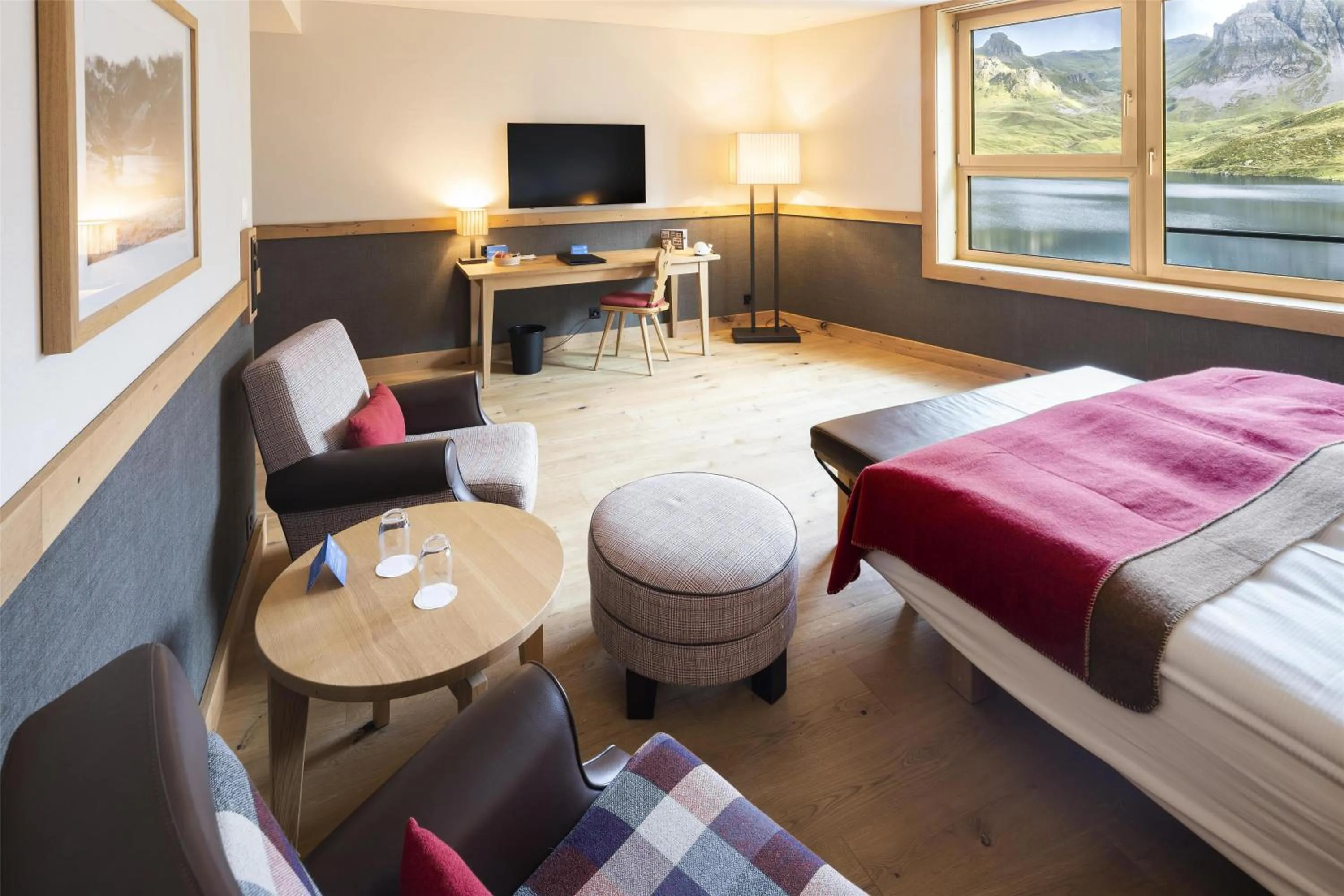 Superior Lake View Room - in family friendly Lago Lodge in Frutt Mountain Resort