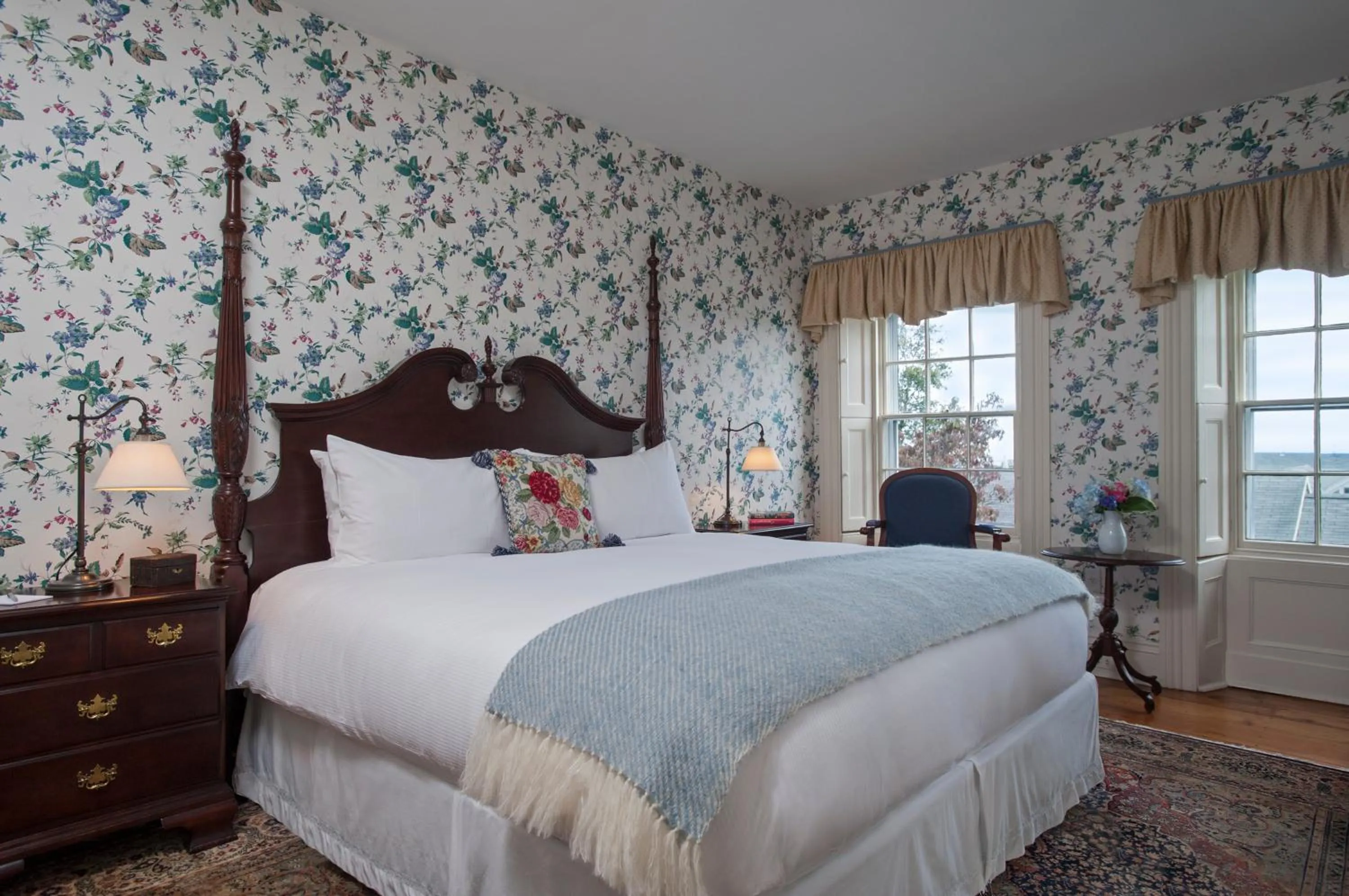 King Room - Main Building in Jared Coffin House