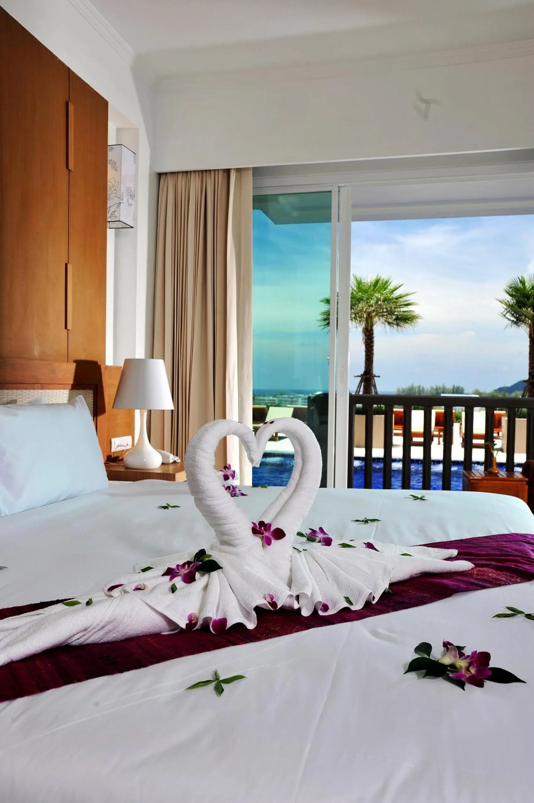 Deluxe Double or Twin Room with Pool Access in Princess Seaview Resort & Spa - SHA Plus