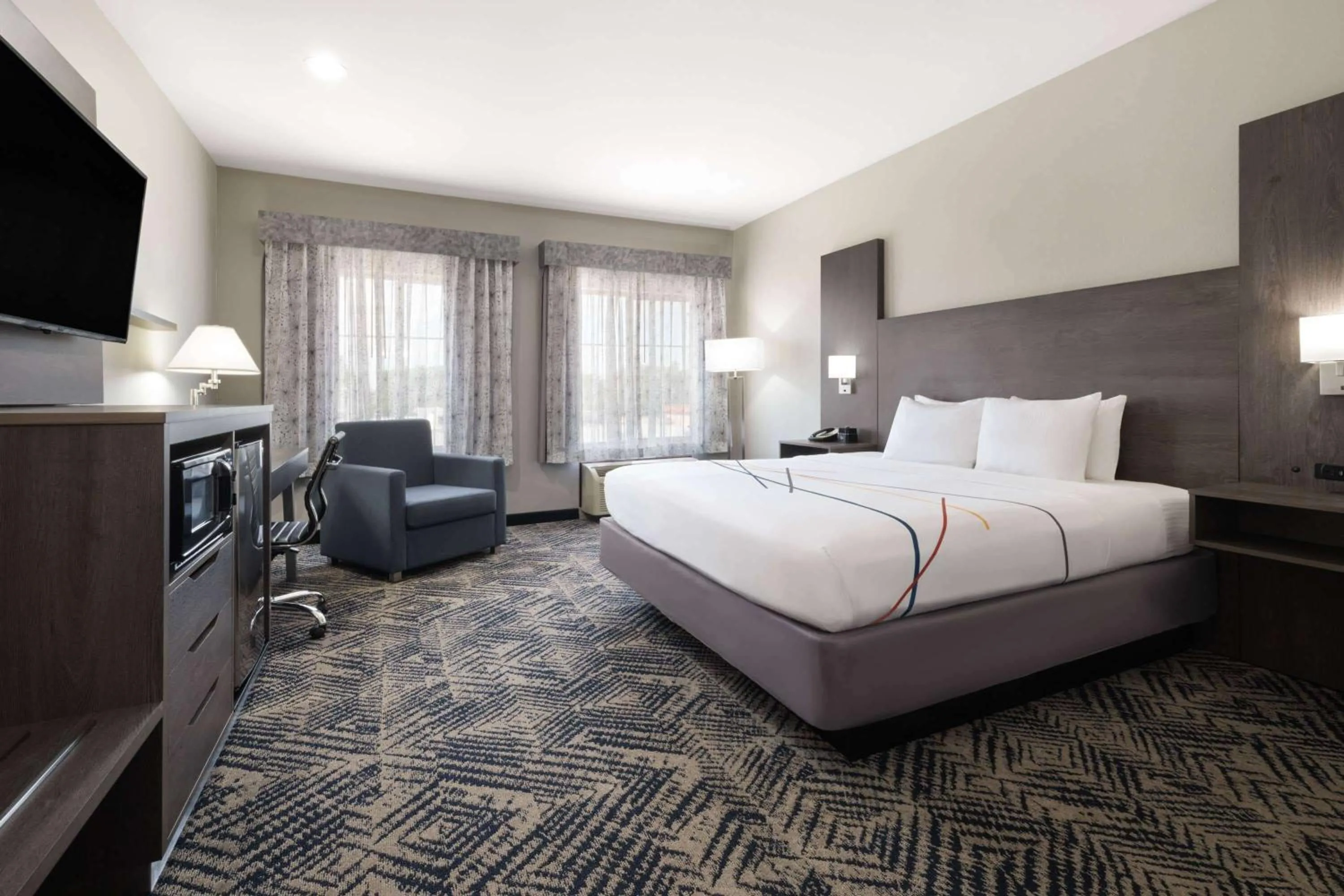 King Room - Non-Smoking in La Quinta by Wyndham Tulsa Airport / Expo Square