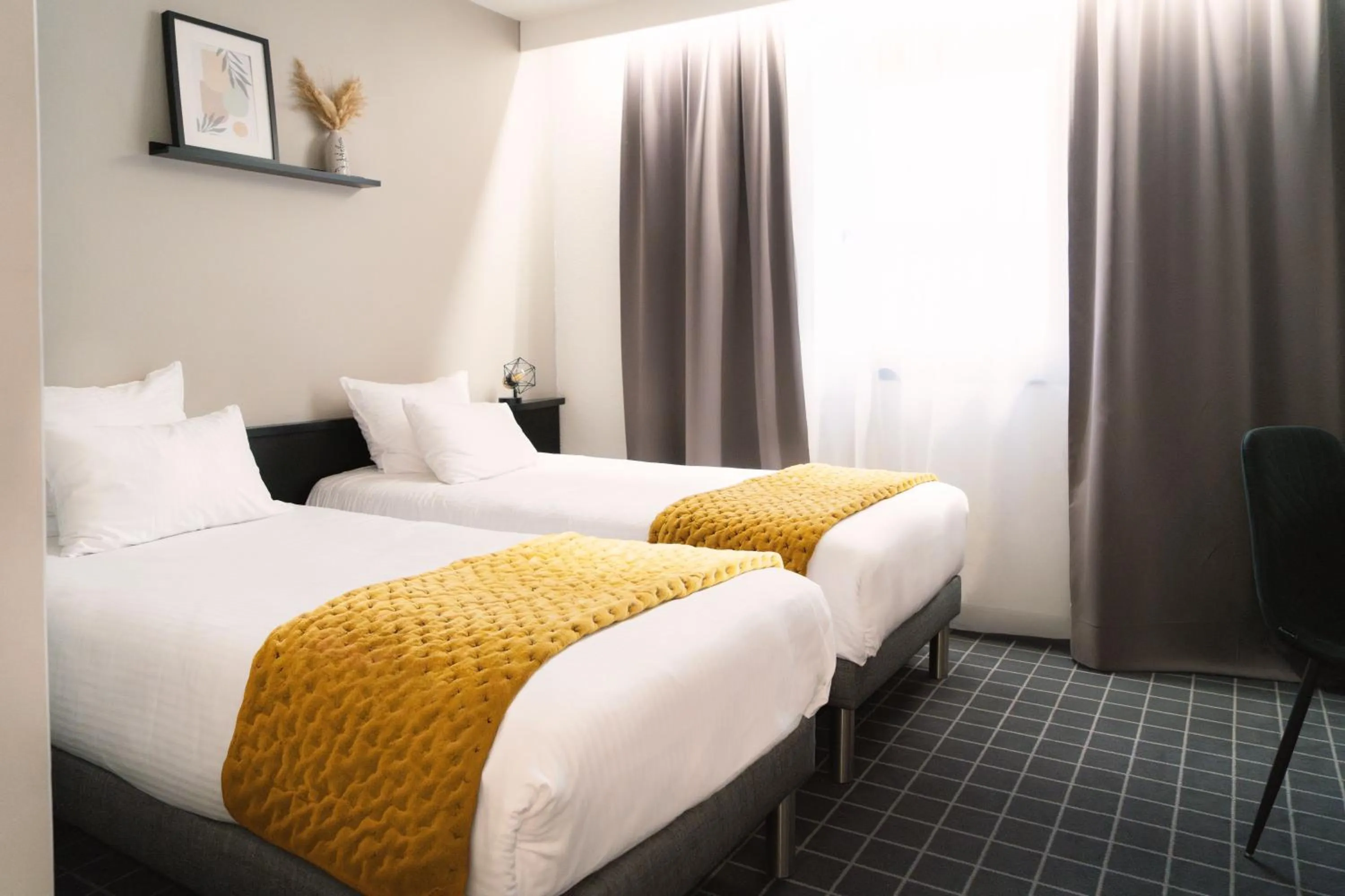 Twin Room in Hôtel du Beffroi Gravelines Dunkerque