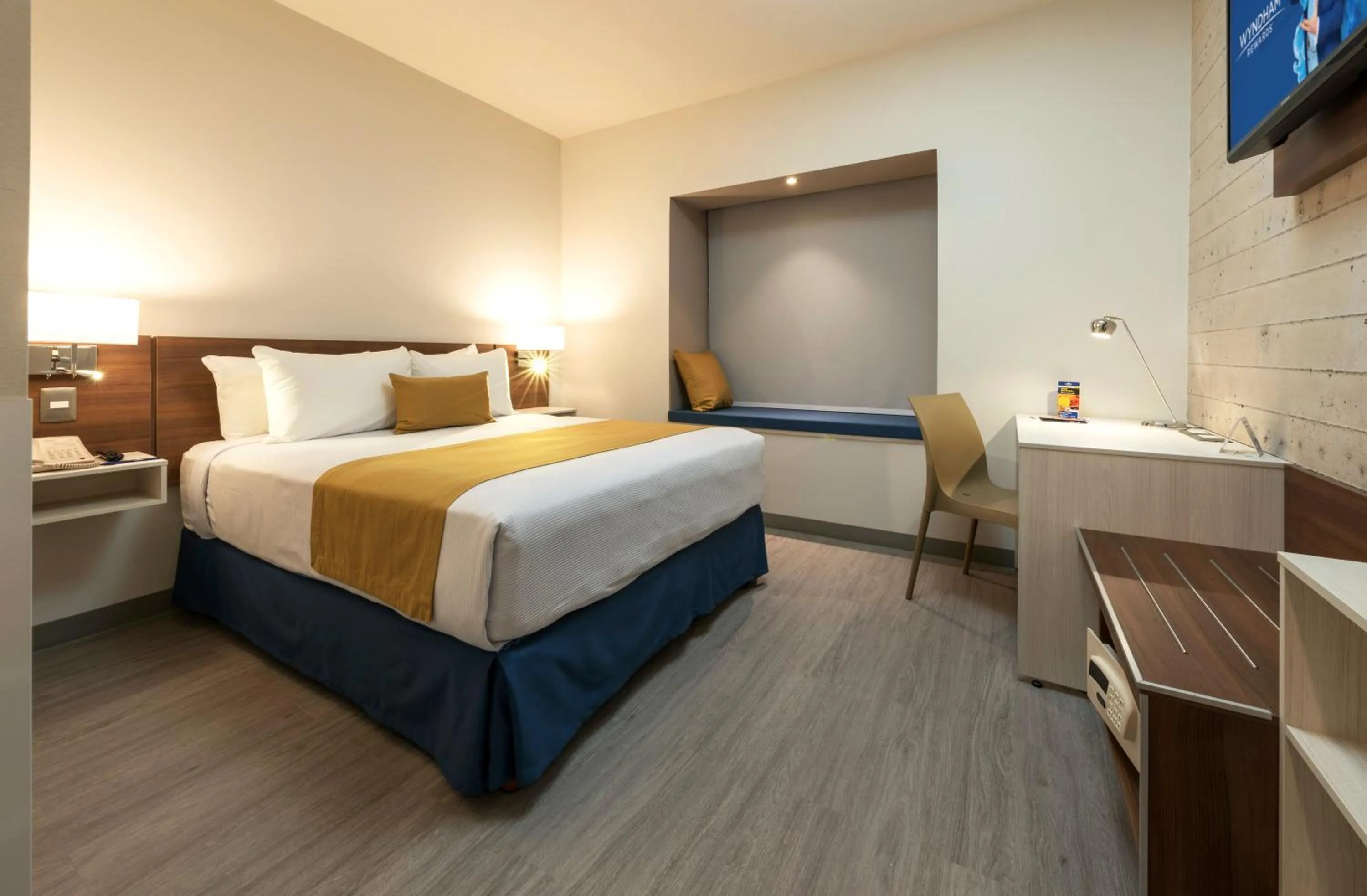 Queen Room - Non-Smoking in Microtel Inn & Suites by Wyndham San Luis Potosi