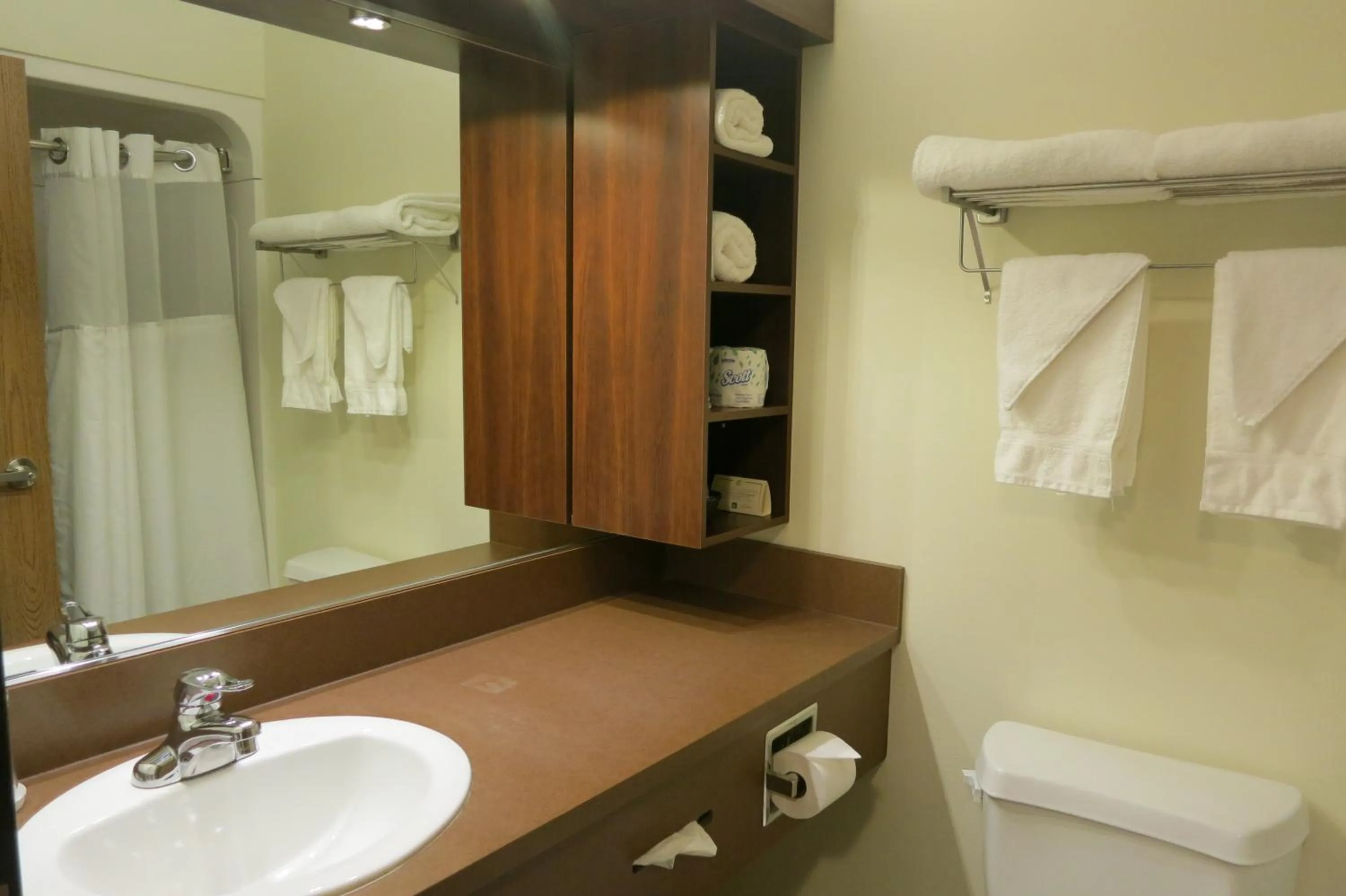 King Room - Non-Smoking in Days Inn by Wyndham Levis