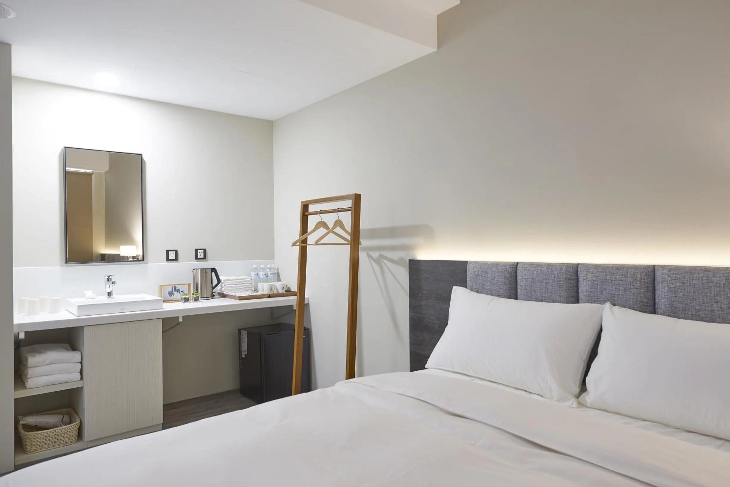 Quadruple Room with 2 Electric Adjustable Double Beds in Hotel Z