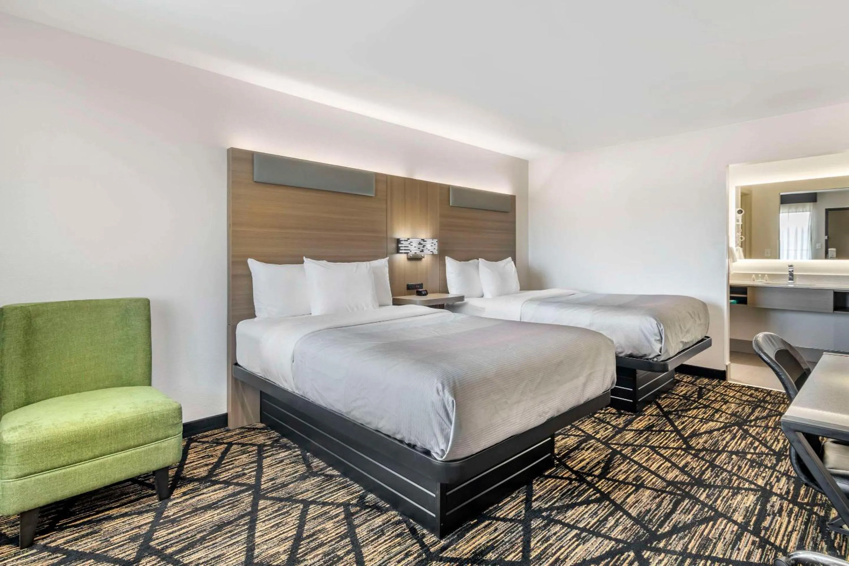 Double Room with Two Double Beds - Ground Floor in Quality Inn & Suites Athens University Area