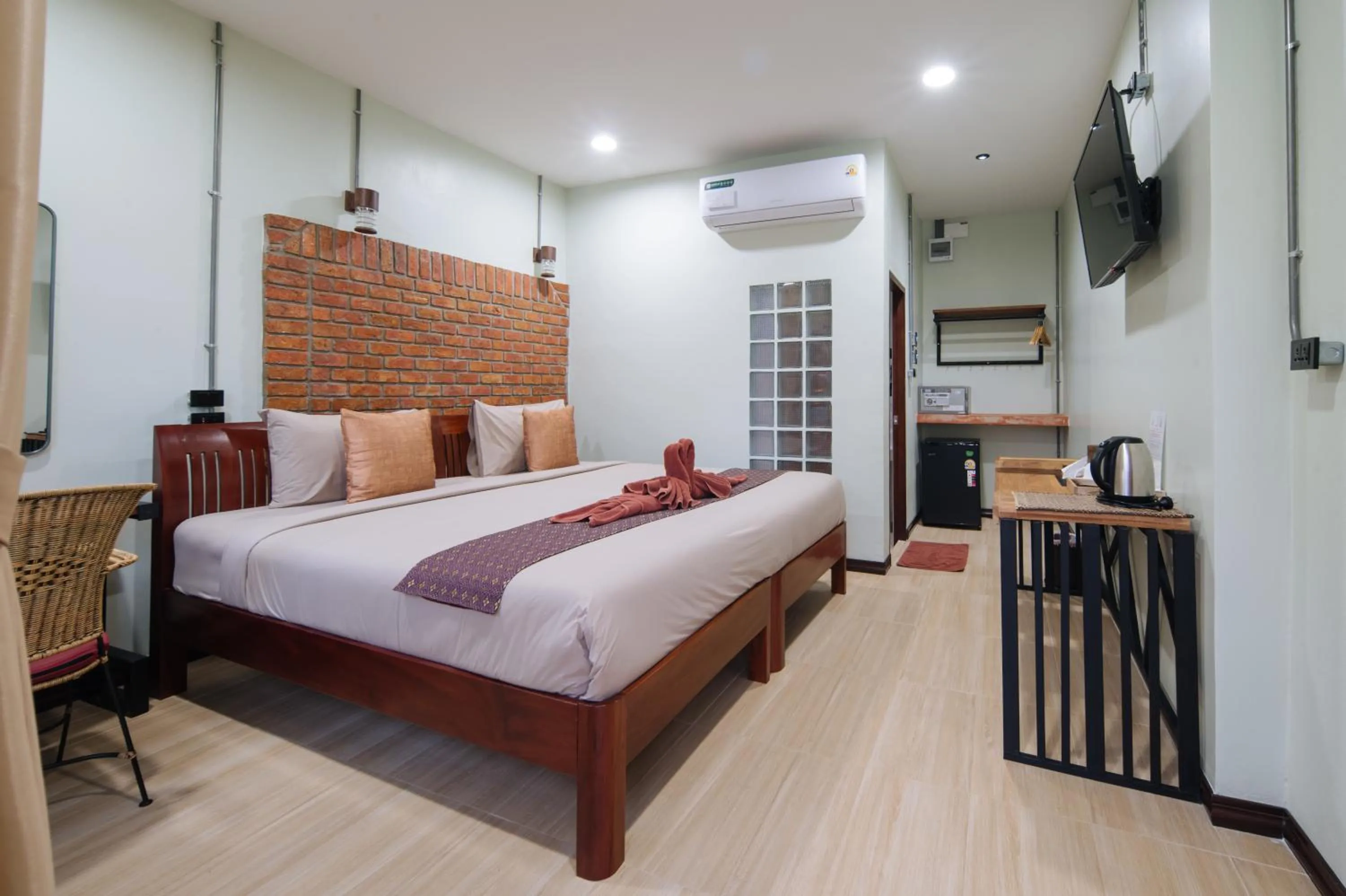 Standard Double Room with Pool View in Pongphen Guesthouse - SHA Plus Certified