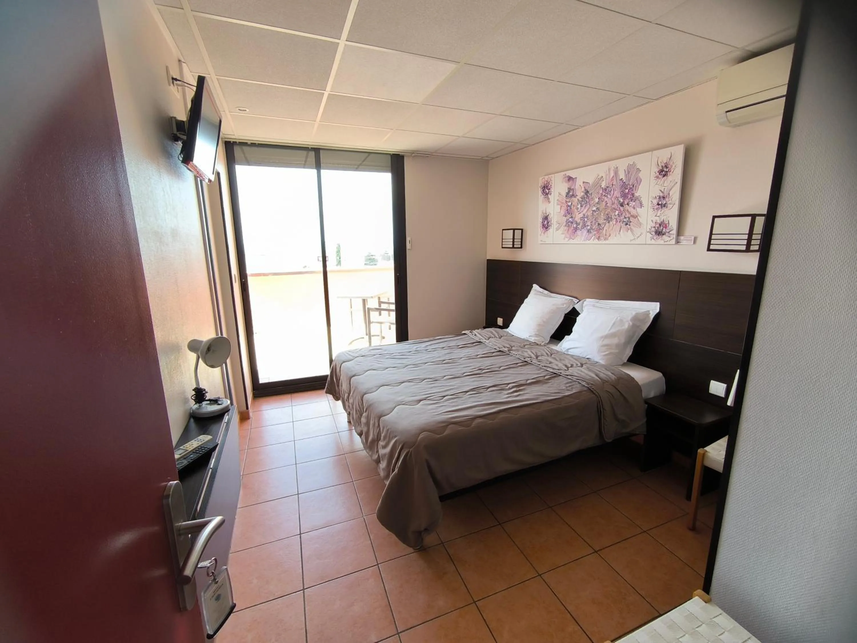 Classic Double Room with Bath in Hôtel L'Hacienda
