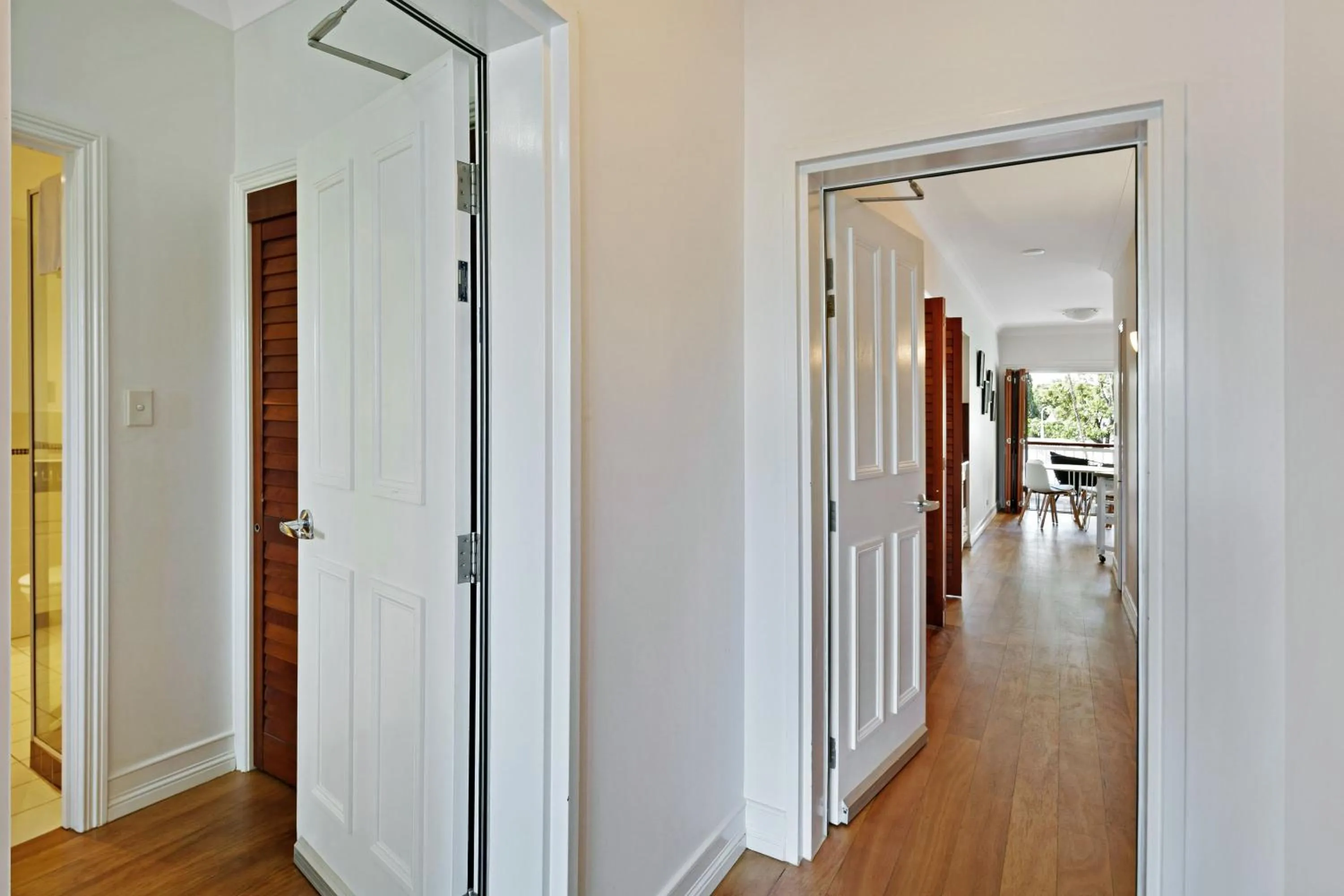 Two-Bedroom Dual Key Apartment in Mantra on the Inlet