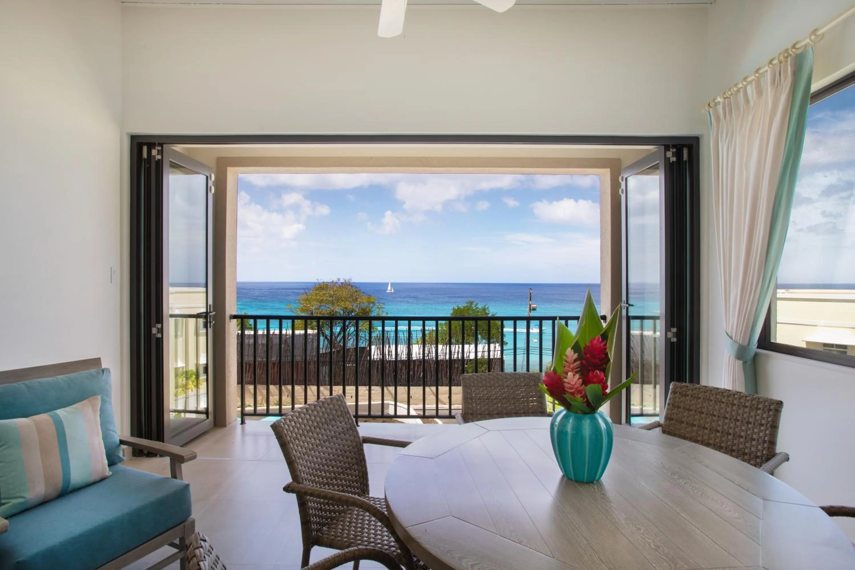 Three Bedroom Suite- Passion Fruit in Beach View Hotel