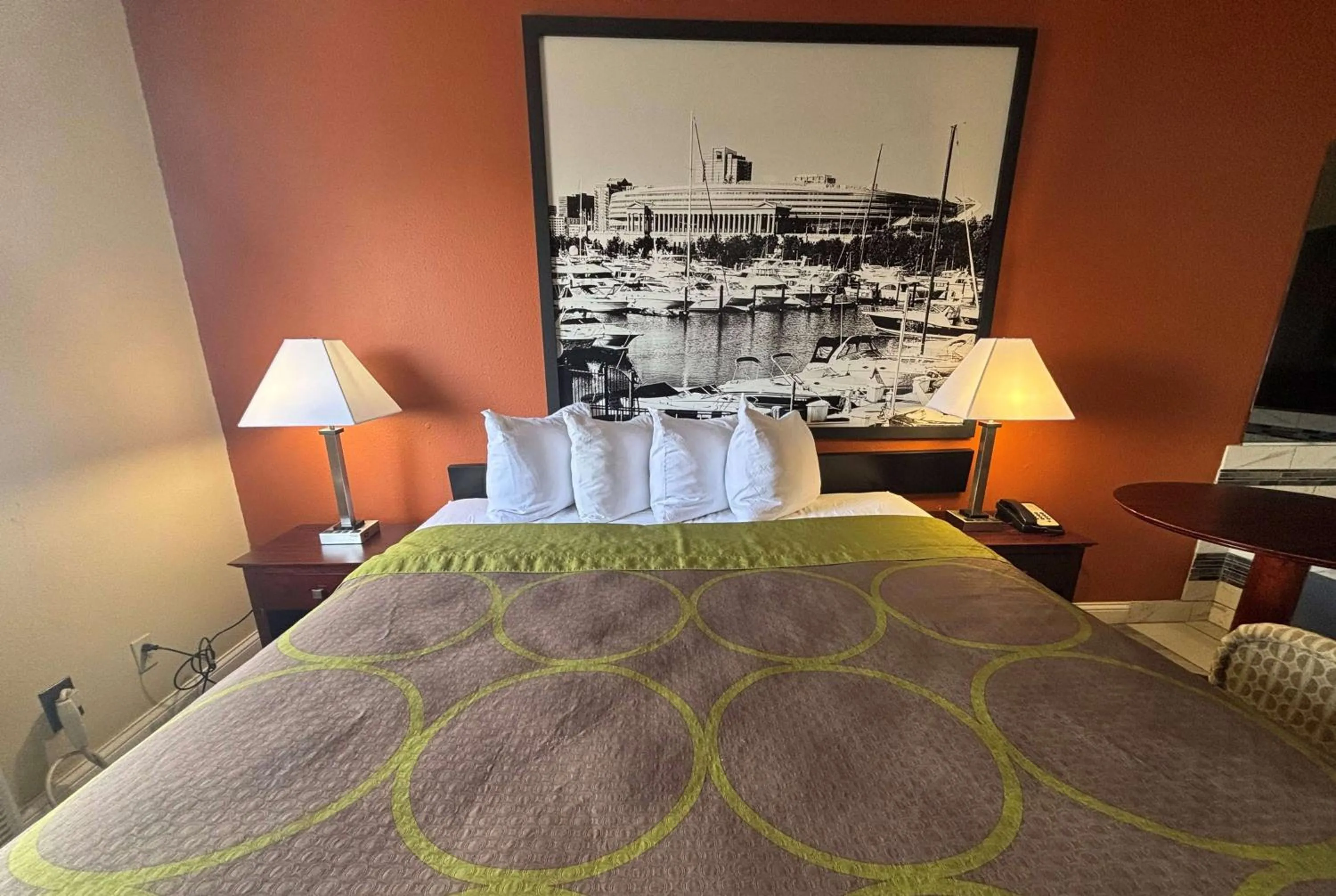 King Room - Non-Smoking in Super 8 by Wyndham Pontoon Beach IL/St. Louis MO Area