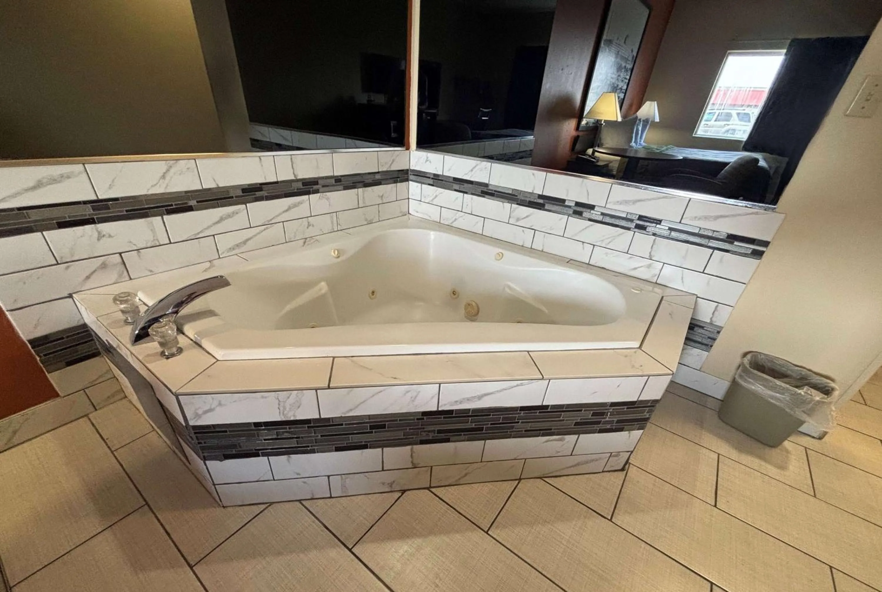 King Studio Suite - Non-Smoking in Super 8 by Wyndham Pontoon Beach IL/St. Louis MO Area