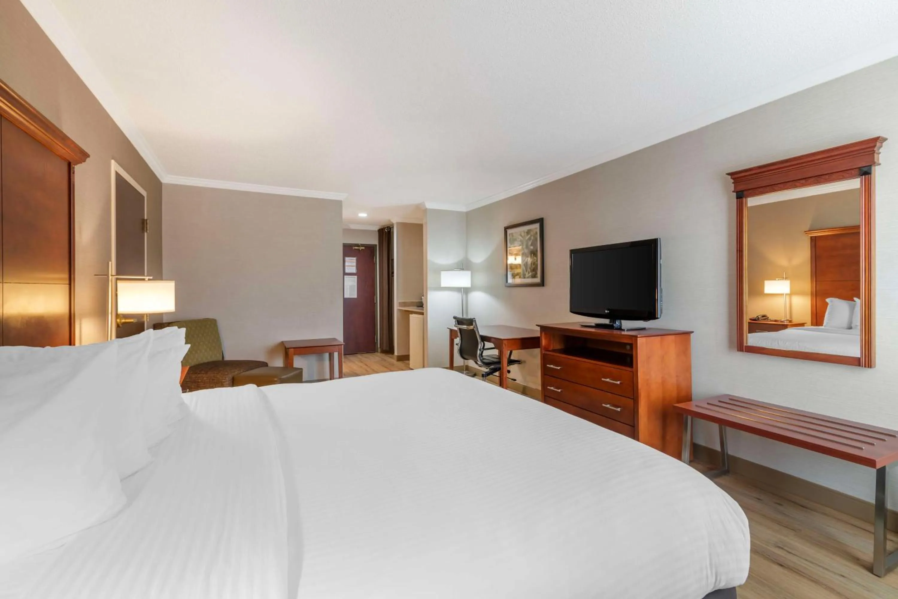 King Room with Sofa Bed in Best Western Liverpool-Syracuse Inn & Suites