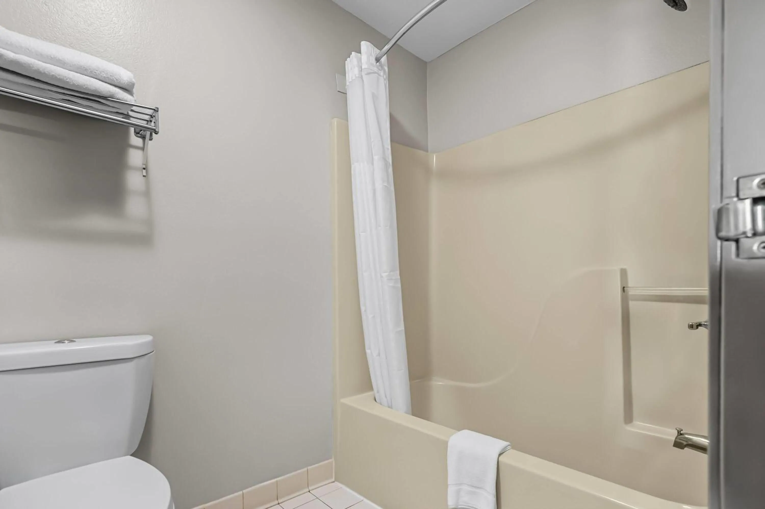 King Room - Non-Smoking in Days Inn by Wyndham Collinsville St Louis