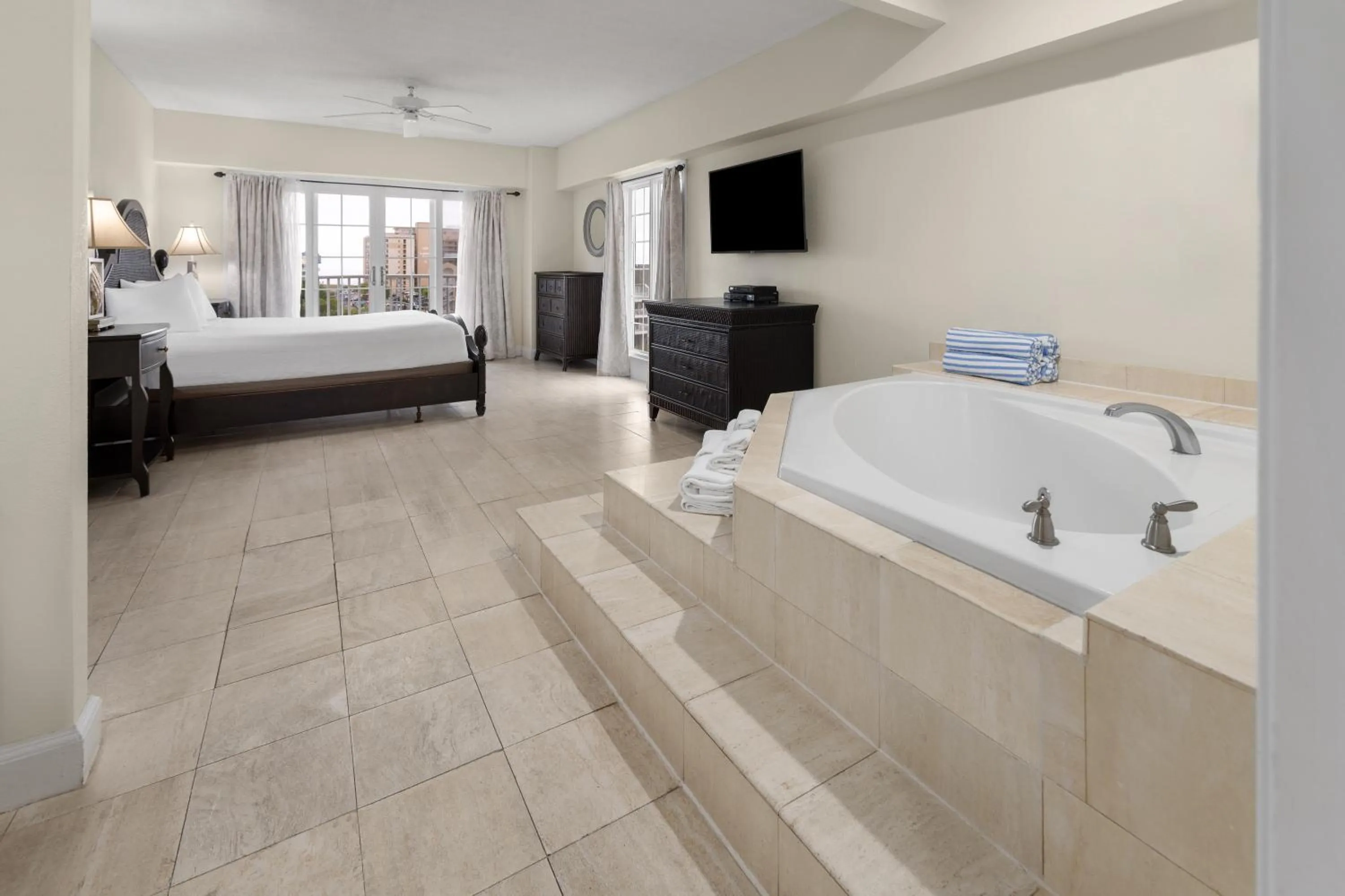 Presidential King Suite in Coconut Malorie Resort Ocean City, Ascend Collection Hotel