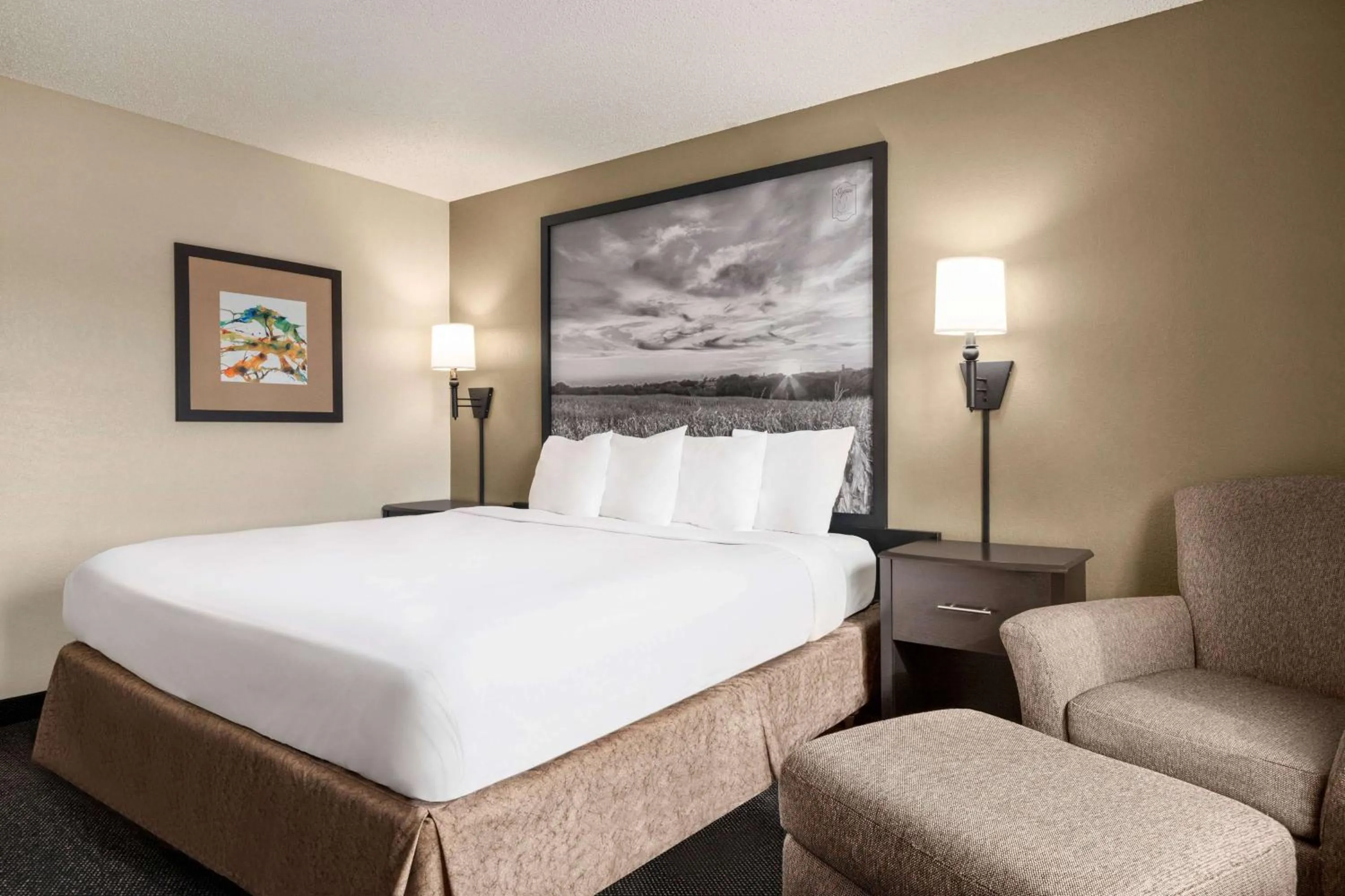 King Room - Non-Smoking in Super 8 by Wyndham Lincoln North