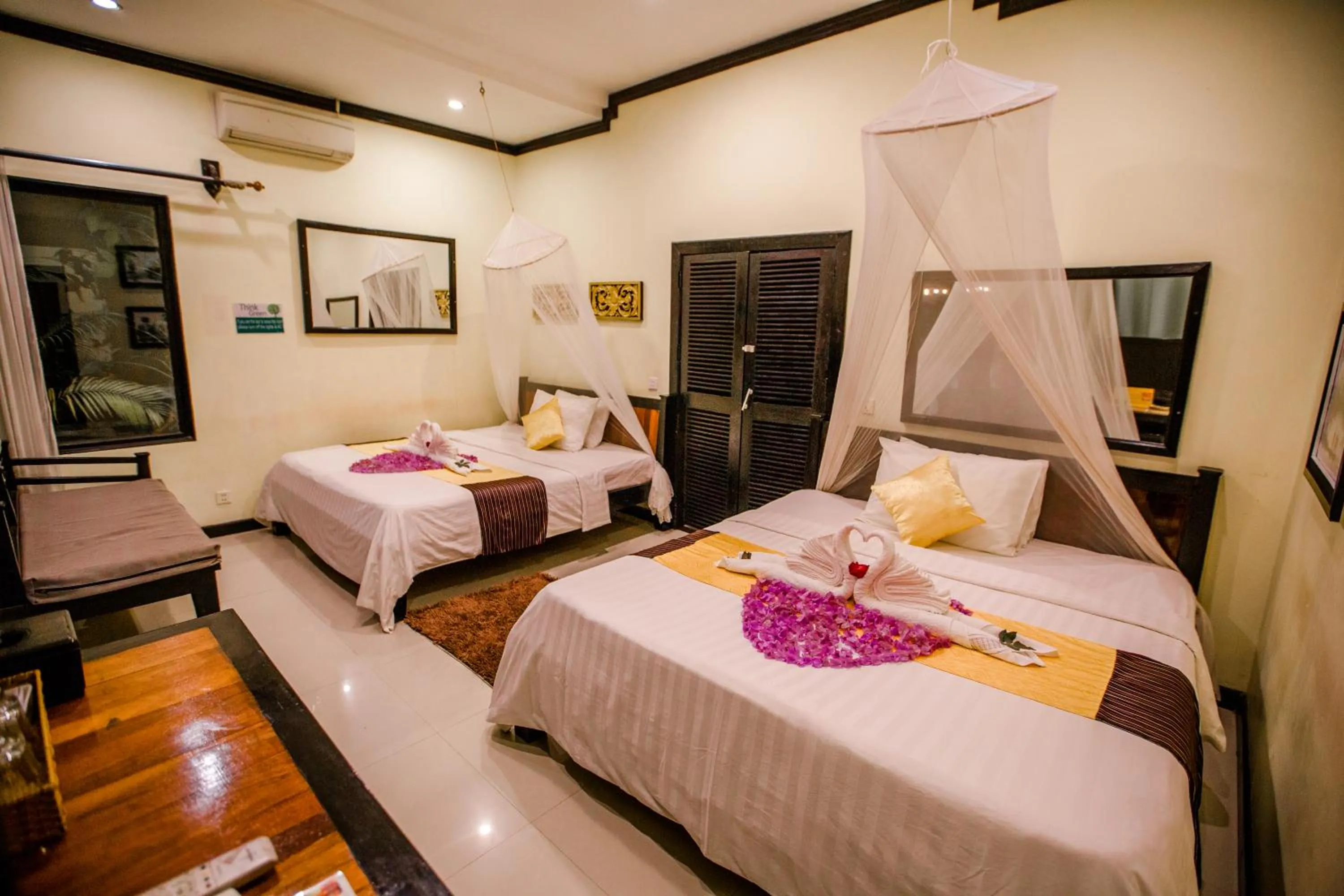 Deluxe Twin Room - single occupancy - Free Pickup in The Sanctuary Villa Battambang